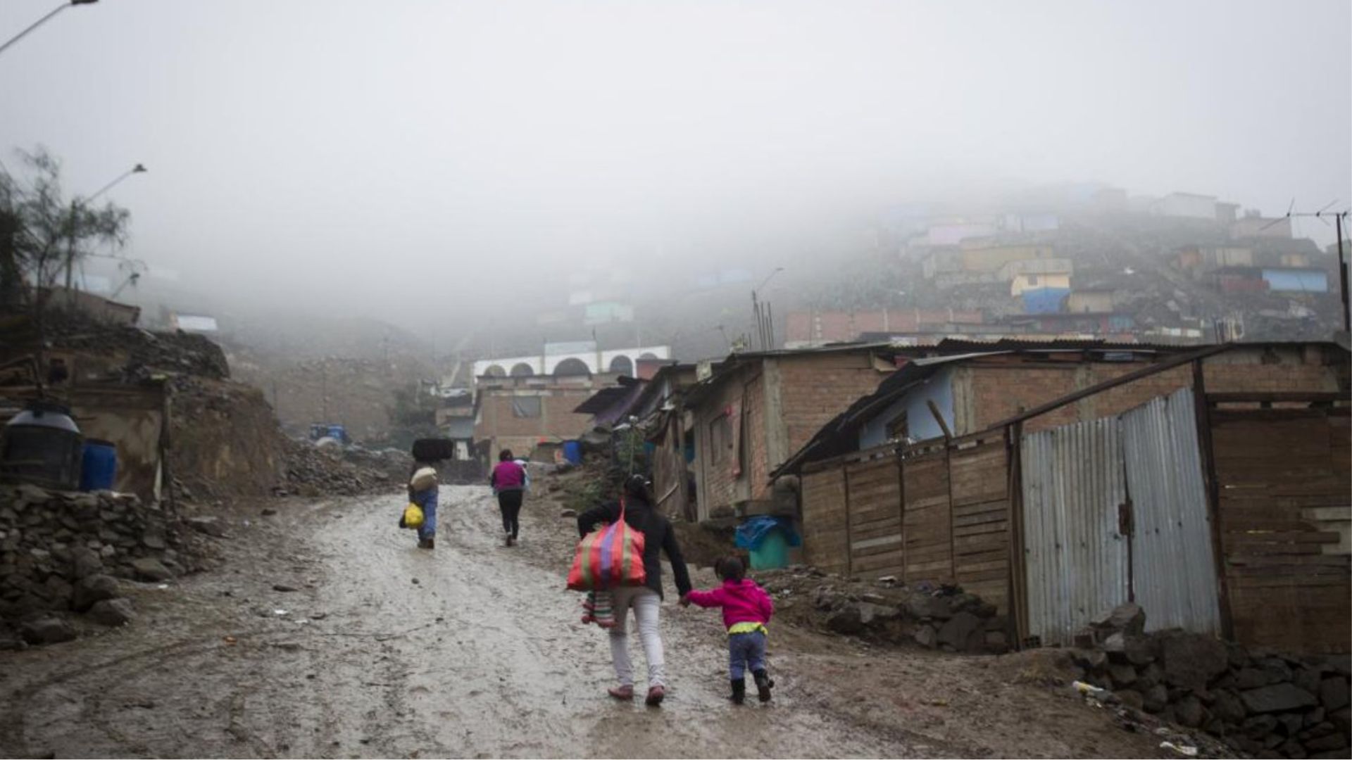 Más de un millón de personas en viviendas precarias en Lima Norte y Sur en  riesgo mortal por sismos y lluvias intensas - Infobae, image size:1920x1080