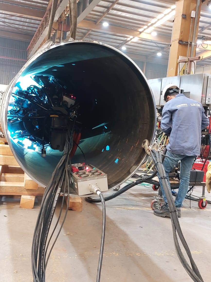 El sistema de soldadura automática que se trajo desde Houston, Texas