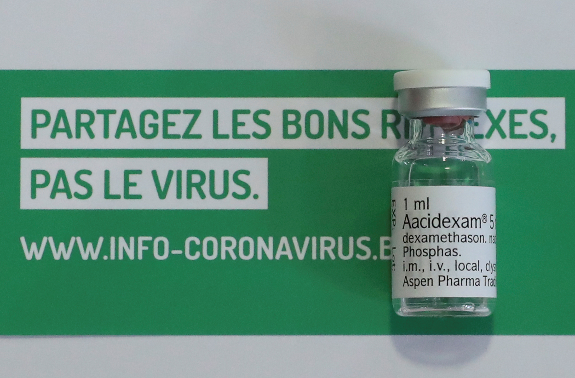 La Dexametasona fue el primer esteroide que se probó contra el coronavirus (REUTERS/Yves Herman/Ilustración)