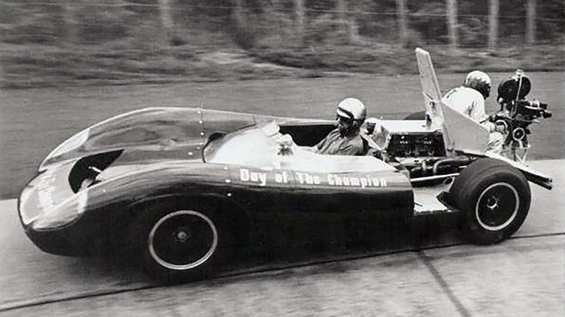 "Day of the Champion" se empezó a rodar pocos meses después que "Grand Prix", y nunca se terminó para evitar parecer una copia de la que se estrenaría primero