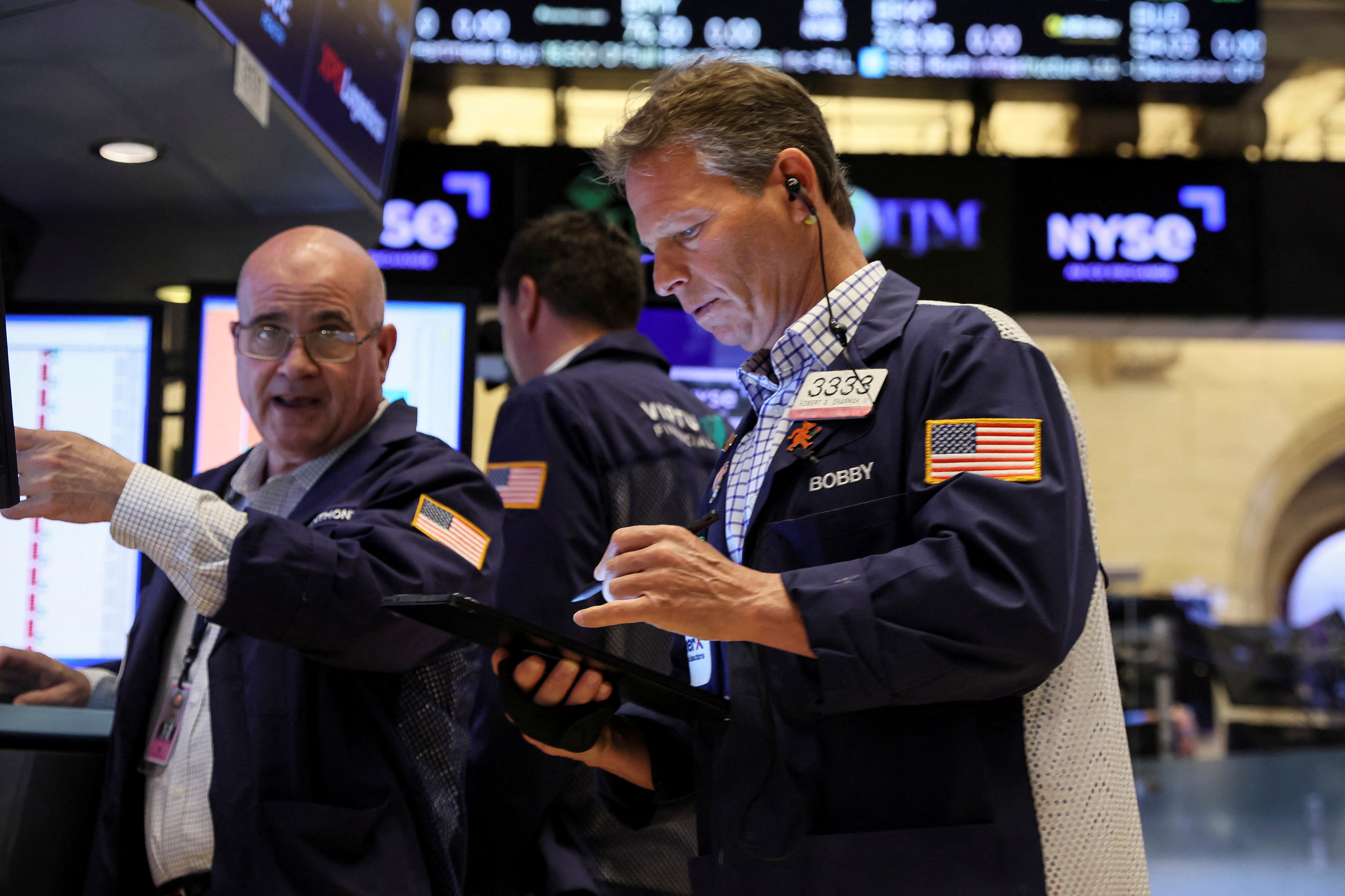 La bolsa de Wall Street cotiza con fuertes pérdidas lastrada por el sector minorista