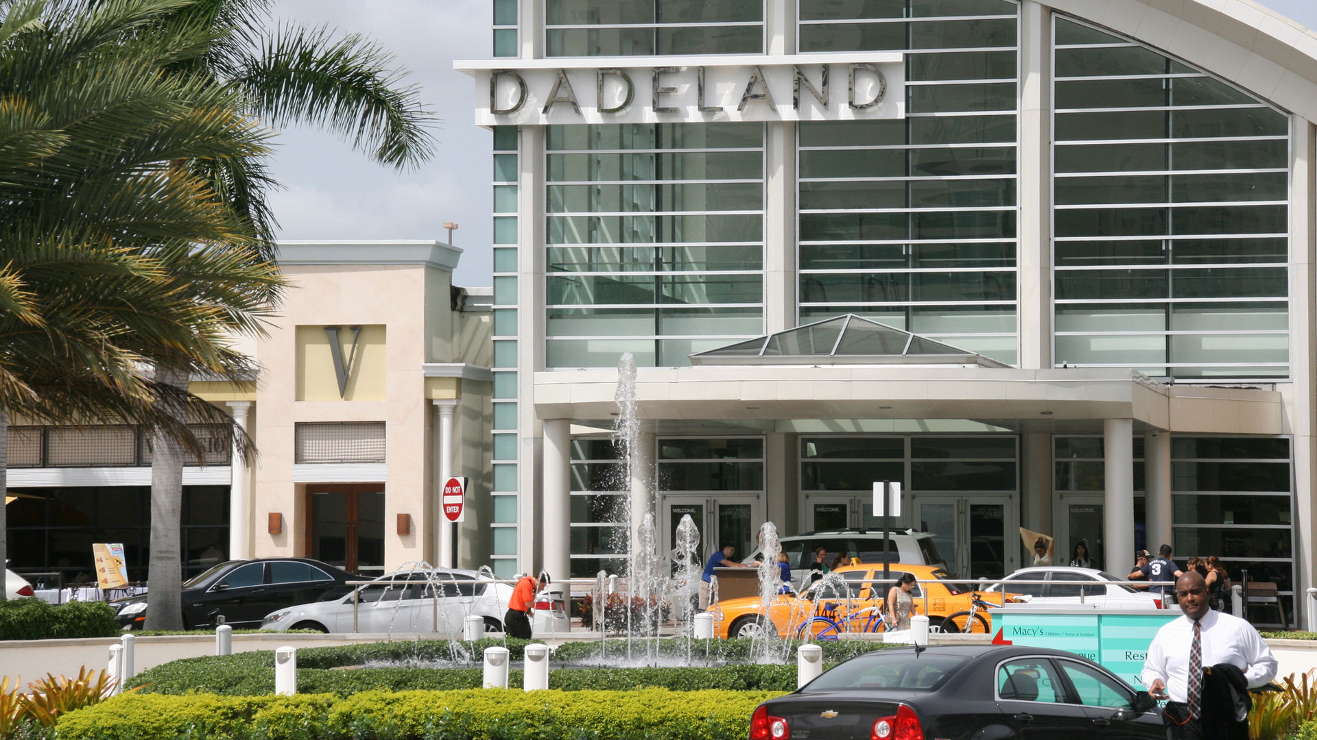 En el corazón de Kendall, el Dadeland Mall está hubicado en una zona que ha sido revitalizada y que ofrece mucho más que tiendas. 