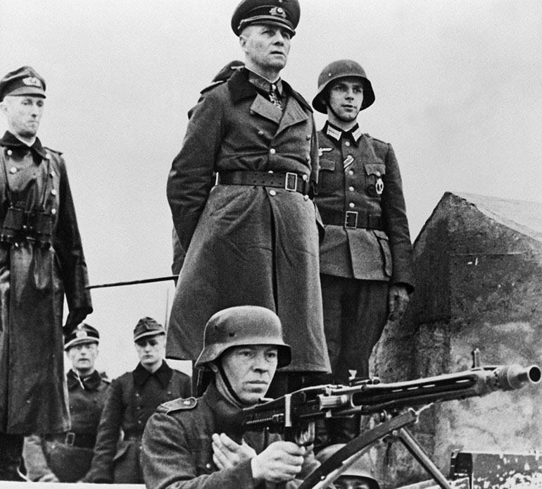 Luego de ser derrotado en África, Hitler le encomendó a Rommel la defensa de las costas europeas. Allí se dio cuenta que la guerra estaba perdida para Hitler
