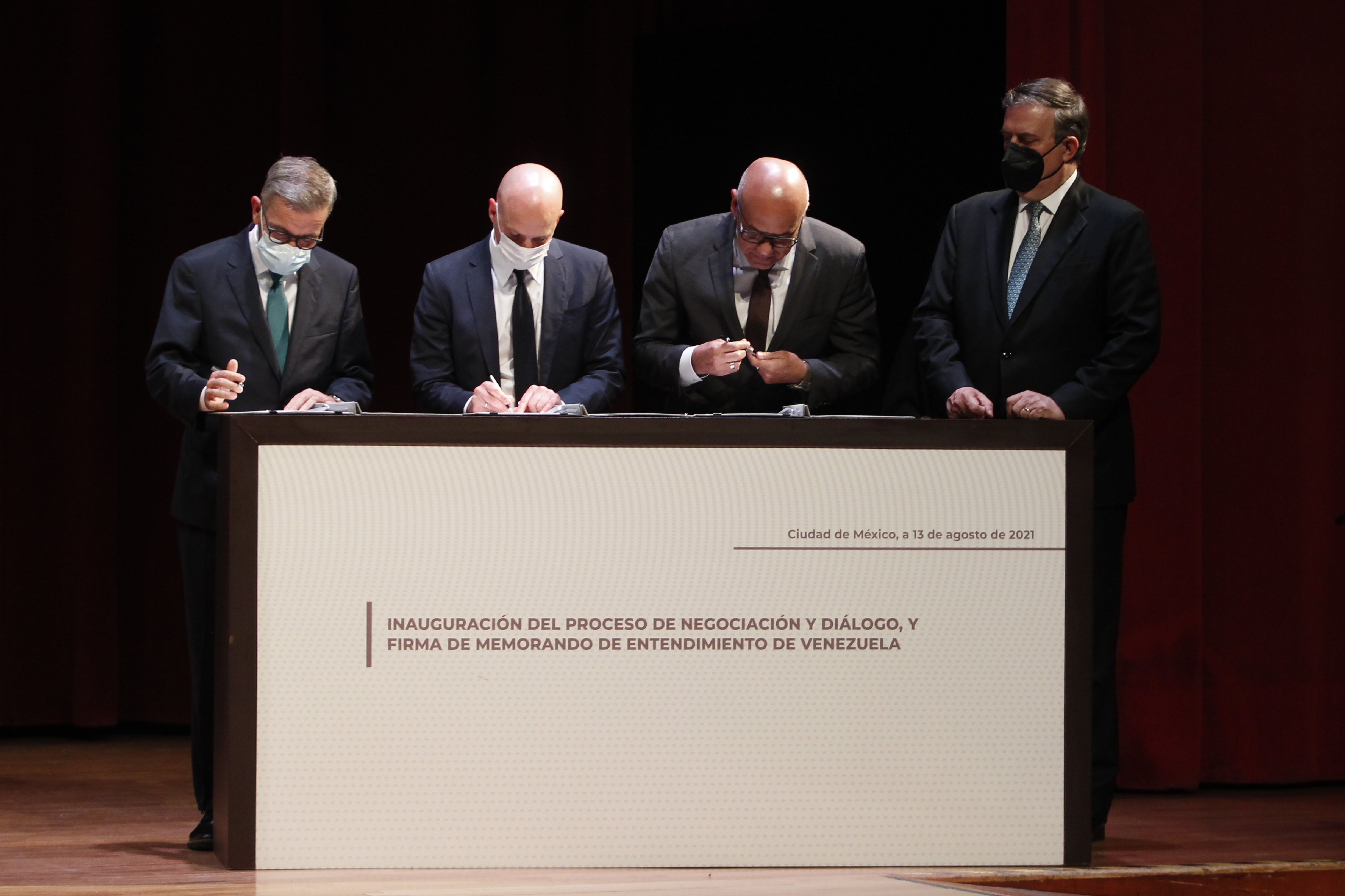 La firma de Memorando de Entendimiento en México (13 de agosto de 2021/Foto:Karina Hernández/Infobae)