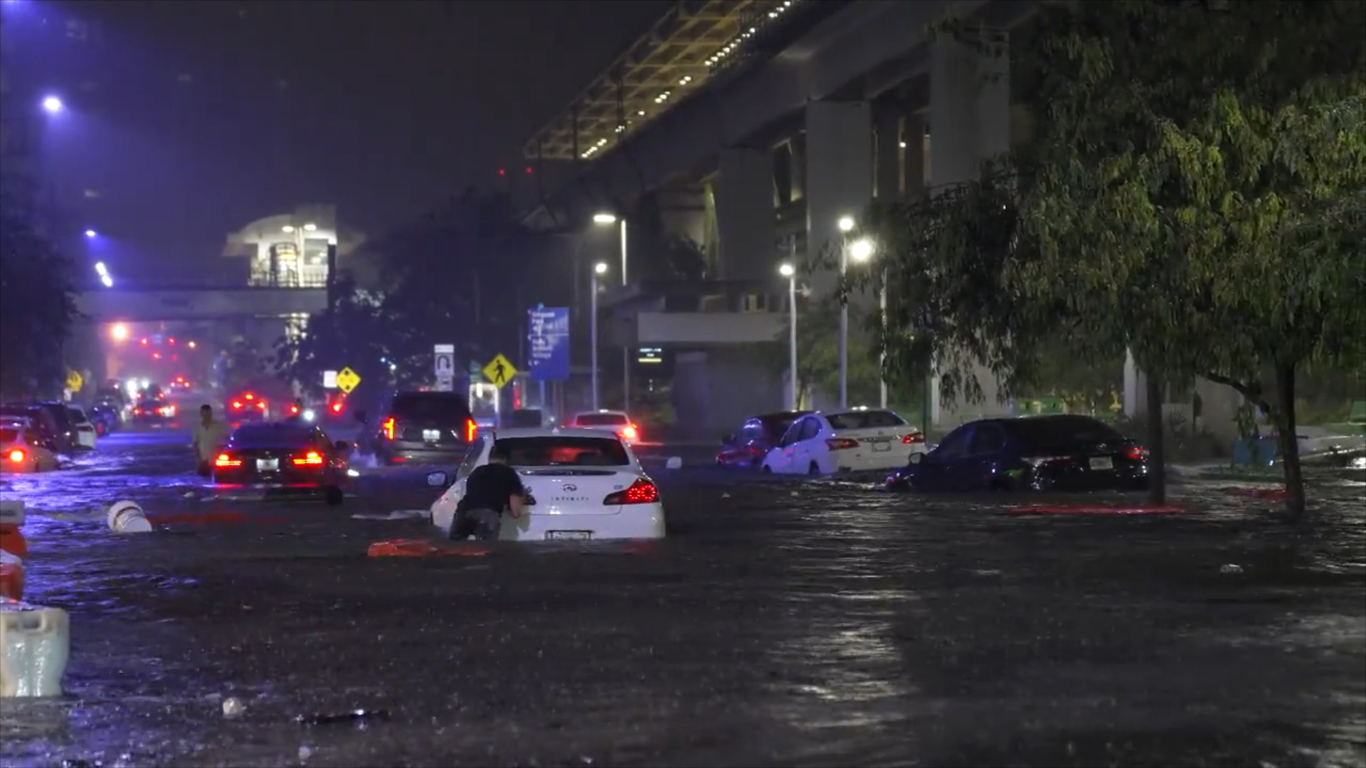 El paso de una potencial tormenta tropical causa graves inundaciones en Miami