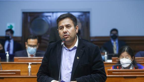 El parlamentario Carlos Zeballos dijo que Héctor Valer ayudará en la presidencia a Pedro Castillo. Foto: Congreso de la República