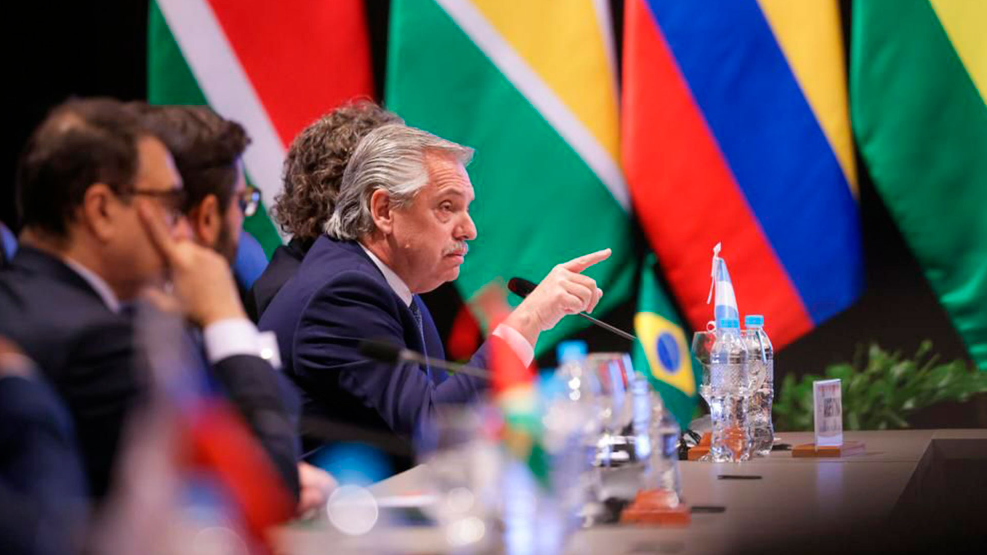 Alberto Fernández, en la reciente cumbre del Mercosur. Expuso una forzada visión sobre el fenómeno inflacionario