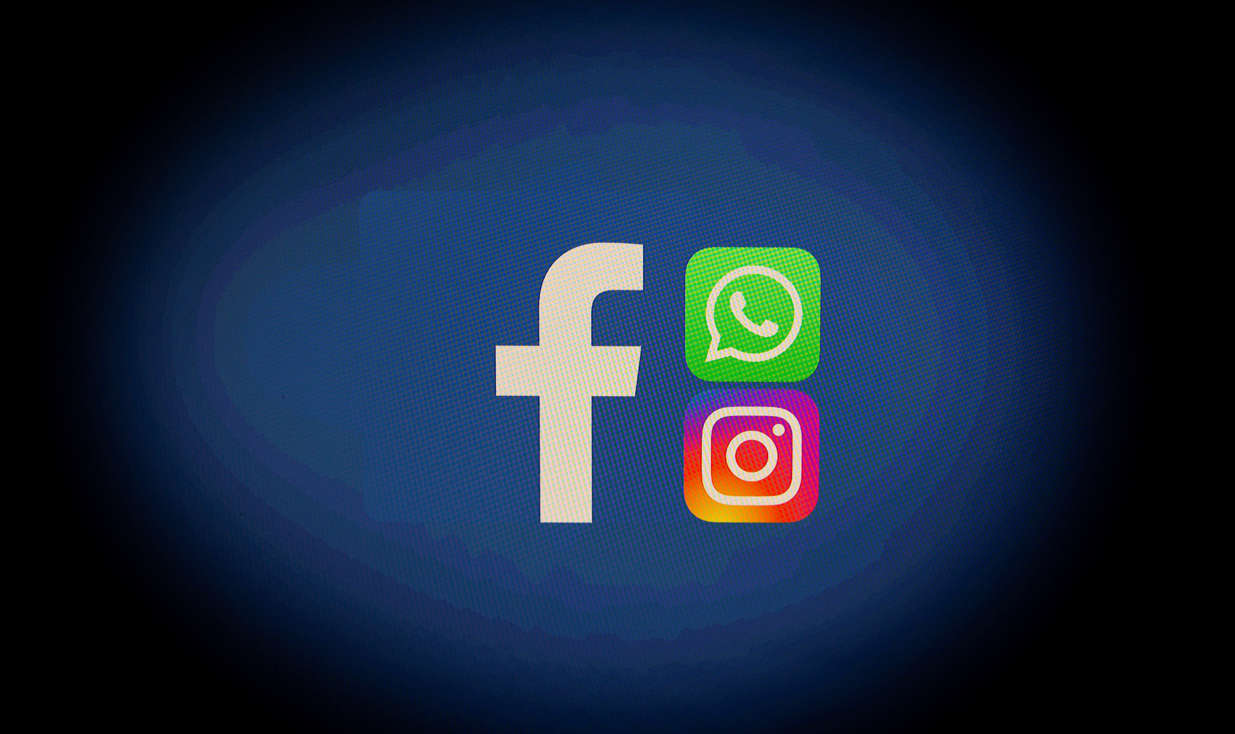 Logos de Facebook, WhatsApp e Instagram REUTERS/Dado Ruvic/Illustration