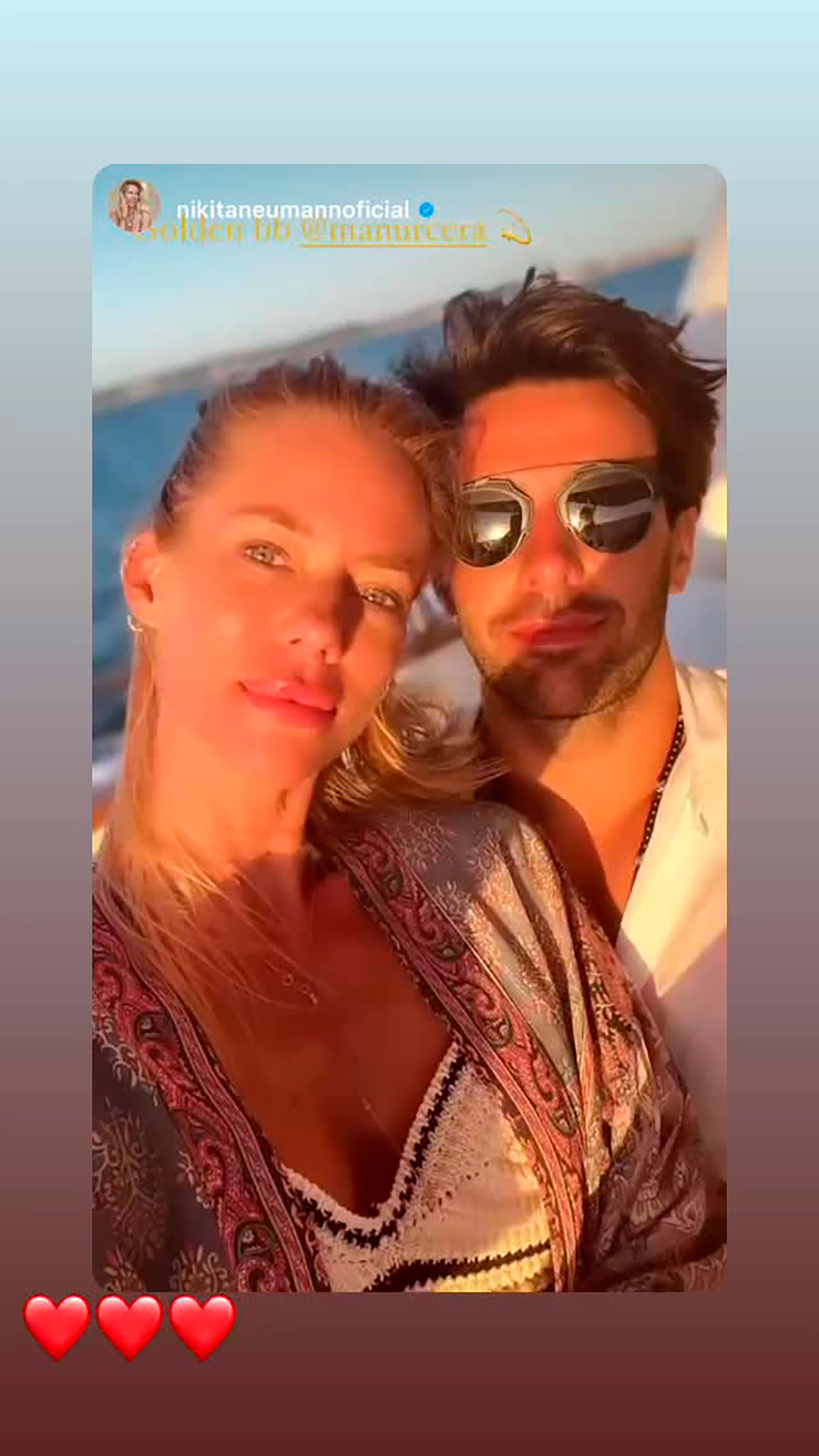 Manu Urcera reposteó una romántica selfie con Nicole Neumann 