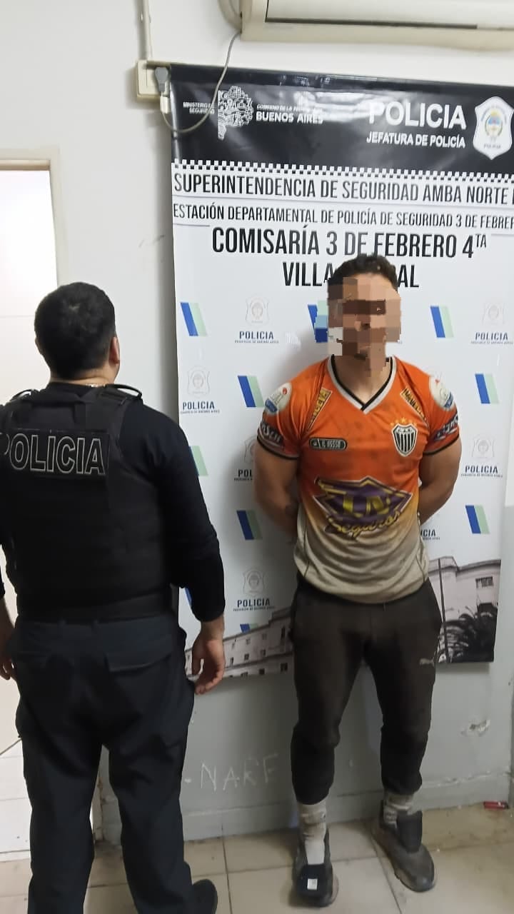 El ex jugador de River Plate Ezequiel Cirigliano fue detenido por quitarle el arma a una policía
