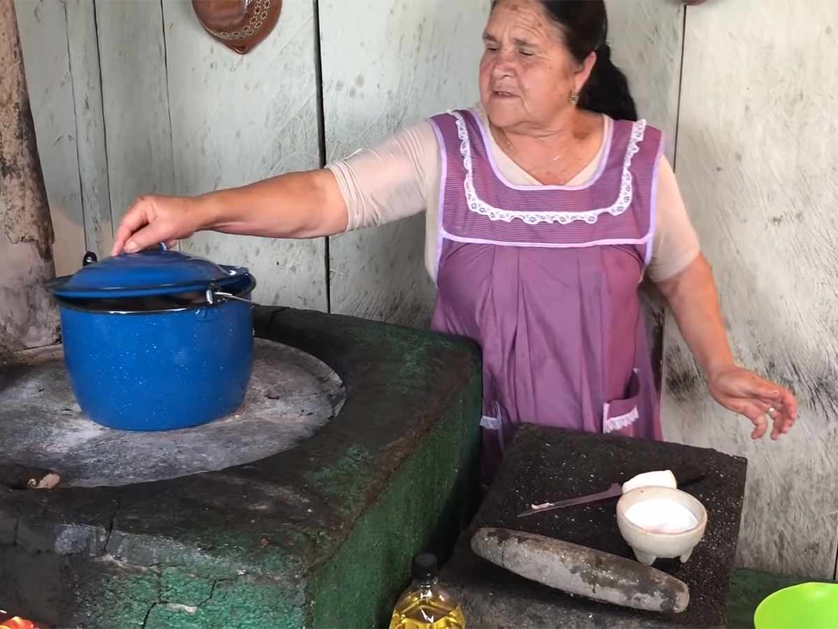 Abuelita mexicana superó a los chefs más famosos en el top de canales de  cocina más vistos - Infobae