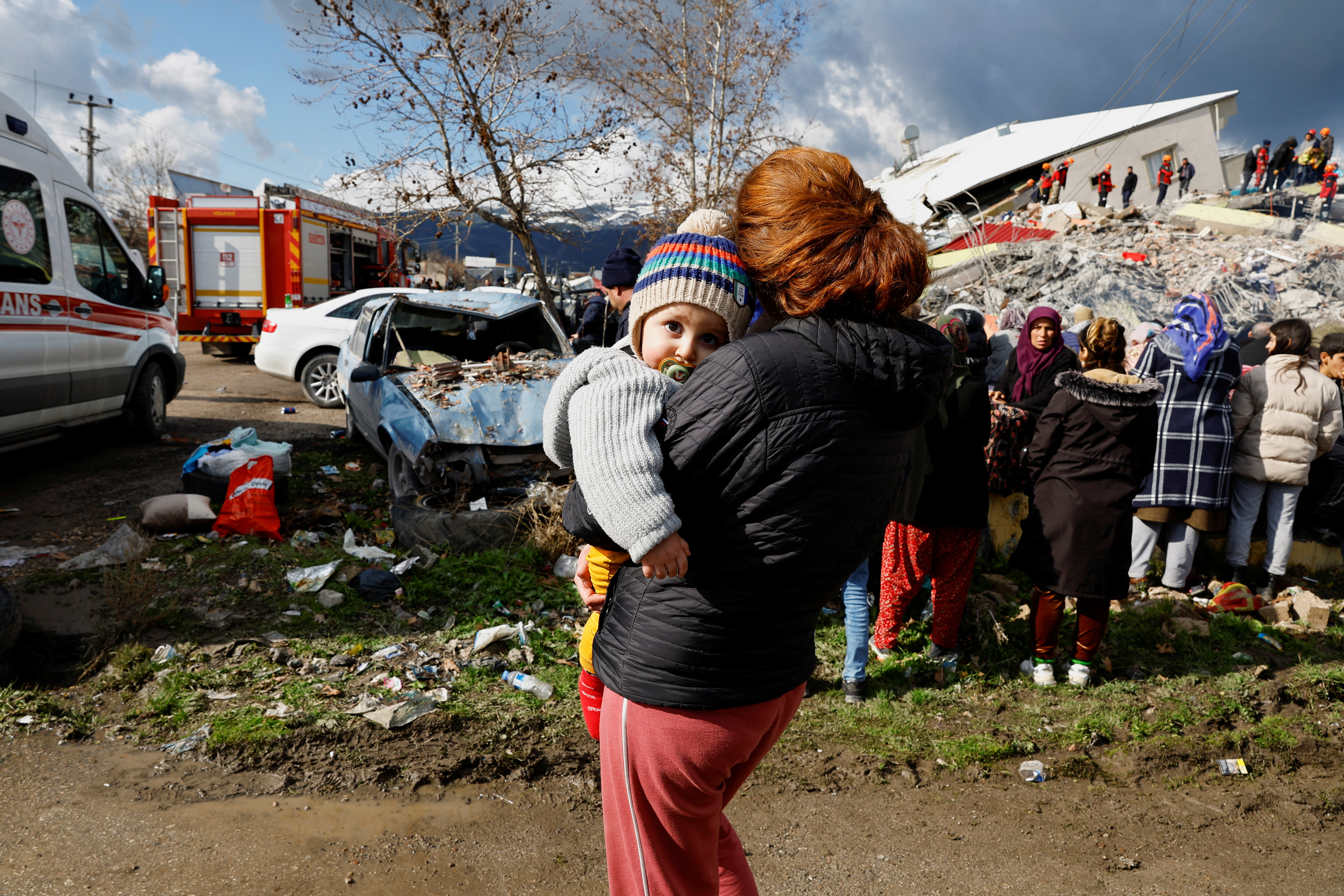 Miles quedaron a la intemperie tras la destrucción de vivienda (Reuters)
