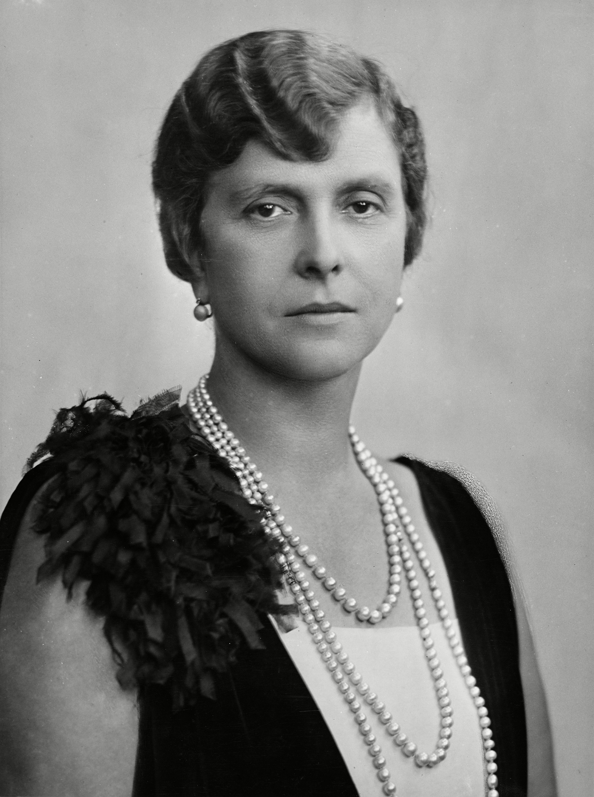 Alicia era bisnieta de la reina Victoria de Inglaterra y terminó siendo la suegra de la actual reina Isabel II (Shutterstock)
