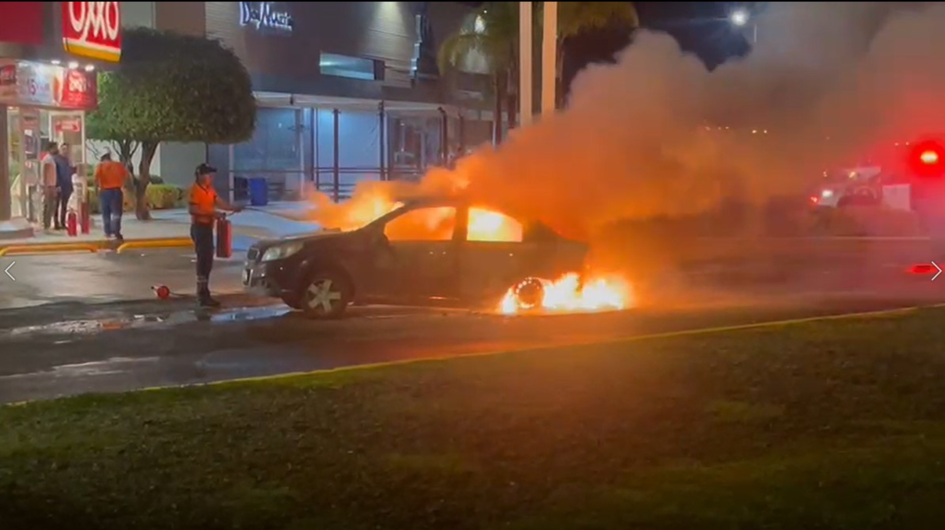 Las autoridades reportaron incendios de autos y establecimientos comerciales en distintos puntos de Irapuato y Celaya, en Guanajuato. (Foto: Especial)