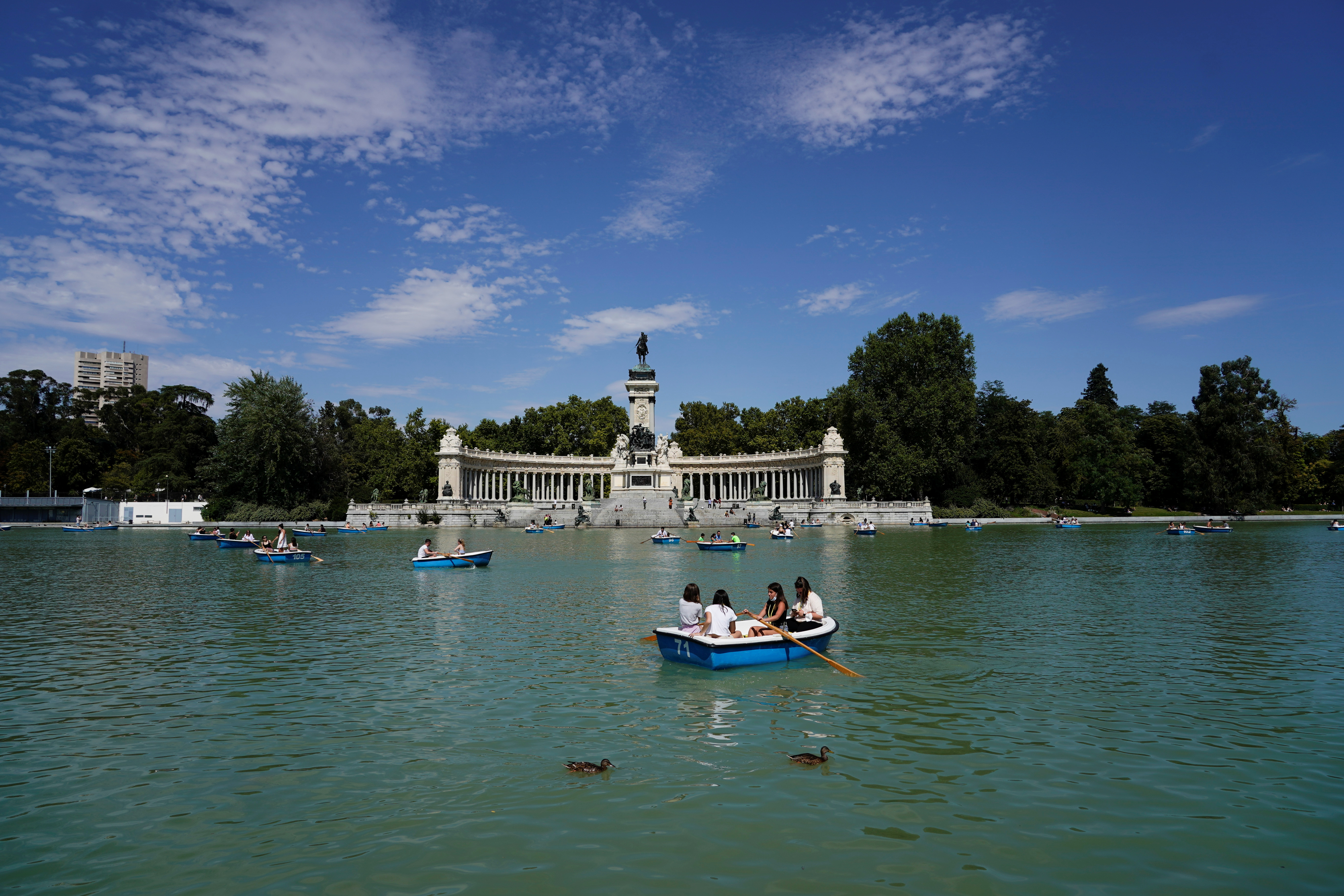 La UNESCO concede el estatus de Patrimonio Mundial al Paseo del Prado y al parque del Retiro de Madrid (REUTERS/Juan Medina)