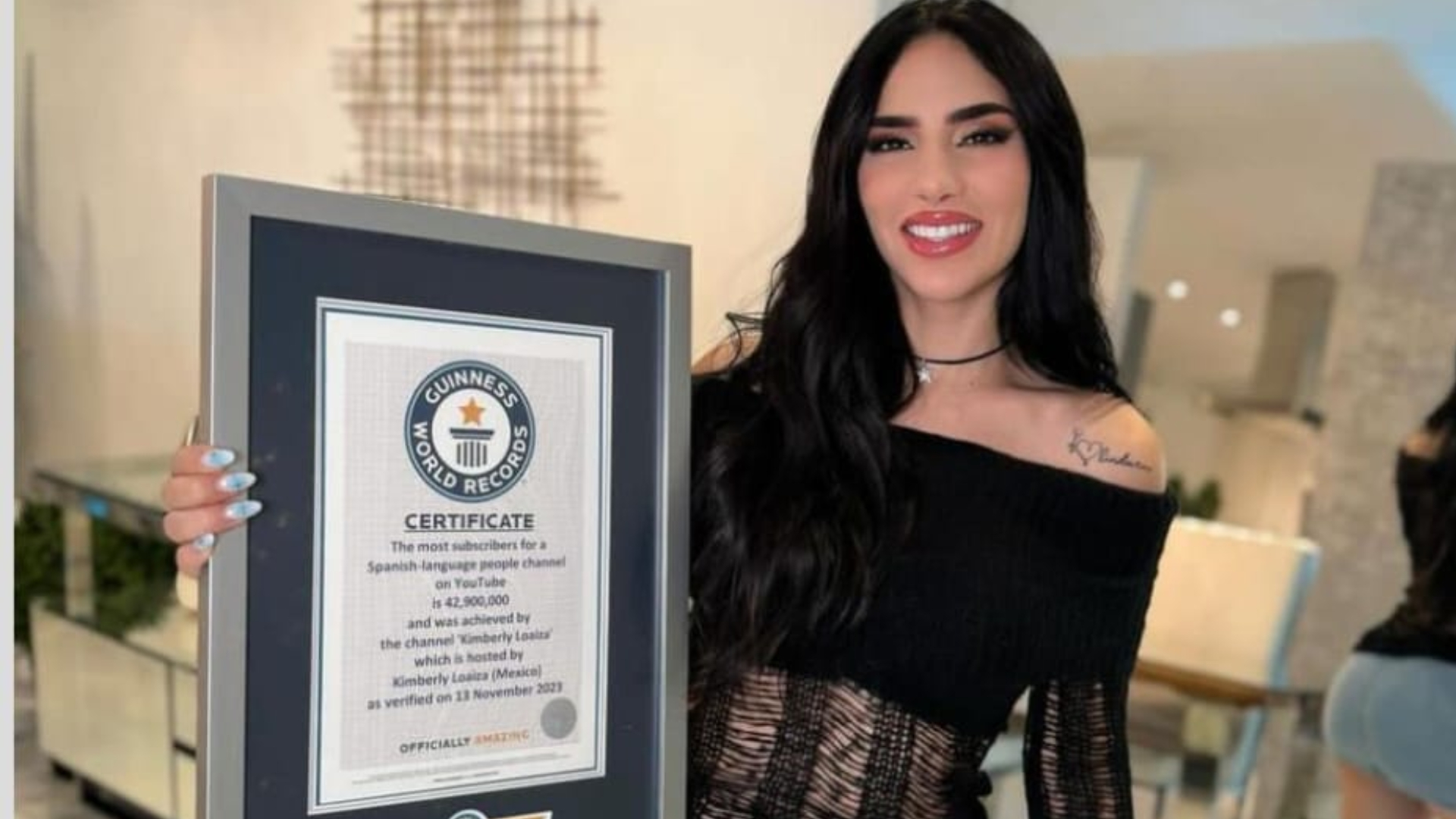 Kimberly Loaiza recibe Récord Guiness por su canal de YouTube: “Los amo con  todo mi corazón” - Infobae