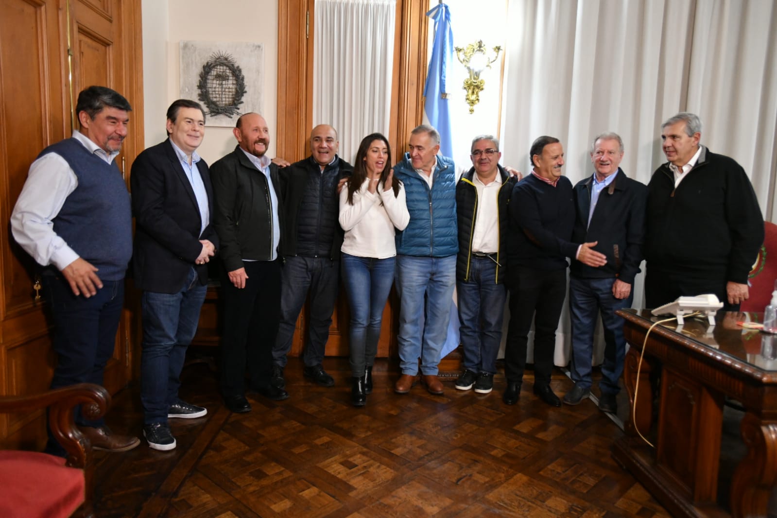 Manzur, Jaldo, Zamora, Insfrán, Quintela, Jalil y varios vicegobernadores.