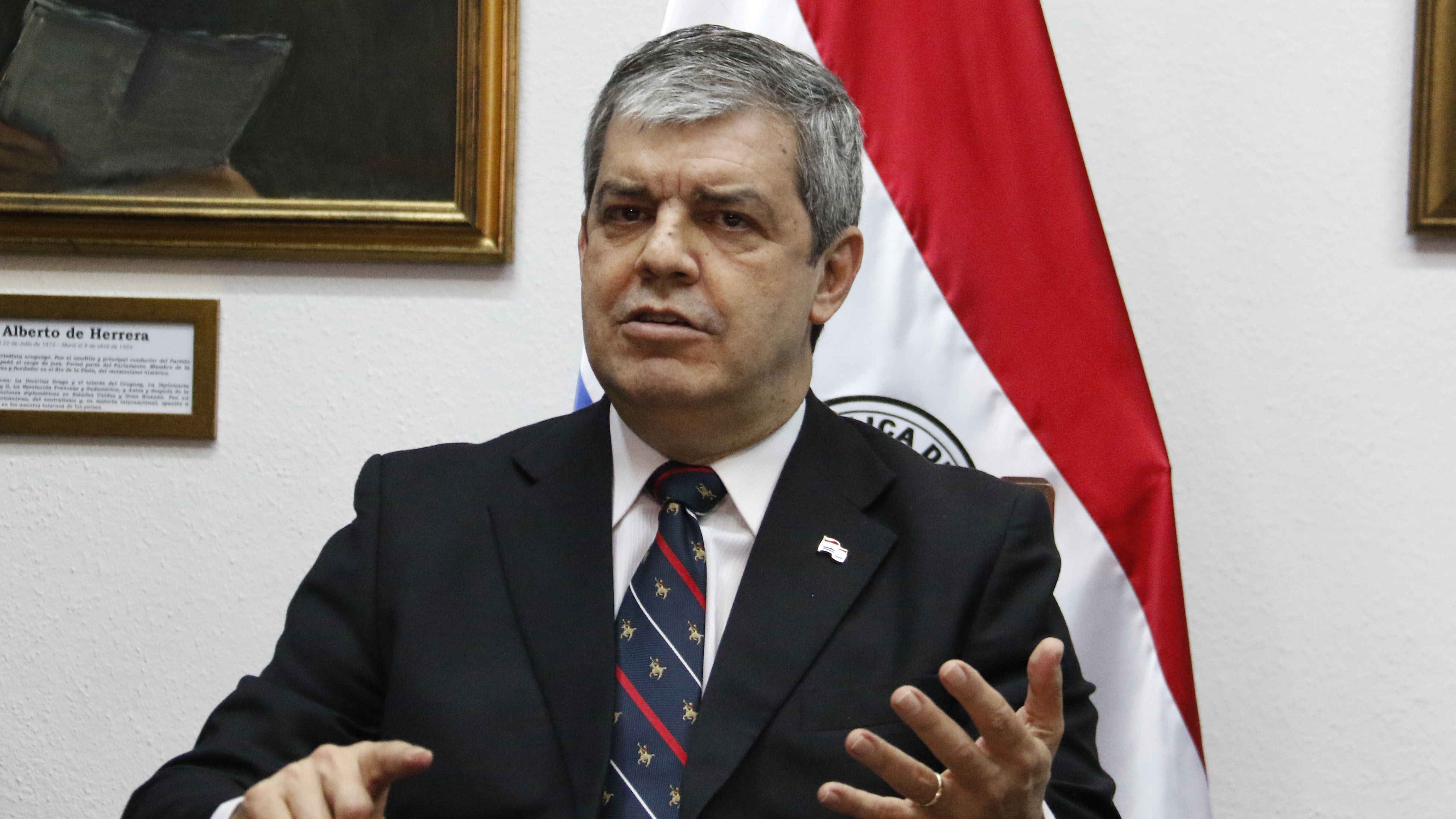 Condenaron a un funcionario en San Juan por usar máquinas y personal para una obra en su casa: quedó detenido