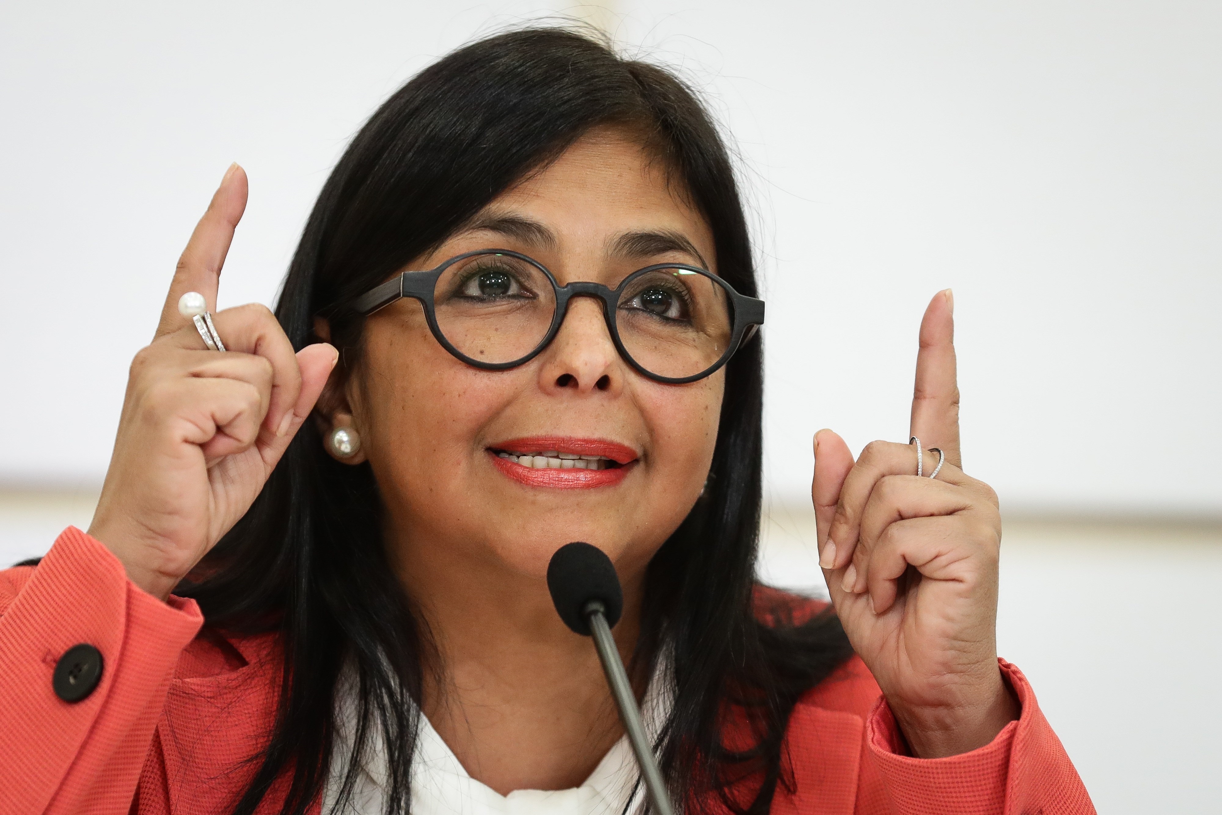 Delcy Rodríguez criticó a la Iglesia venzolana (EFE/Rayner Peña)