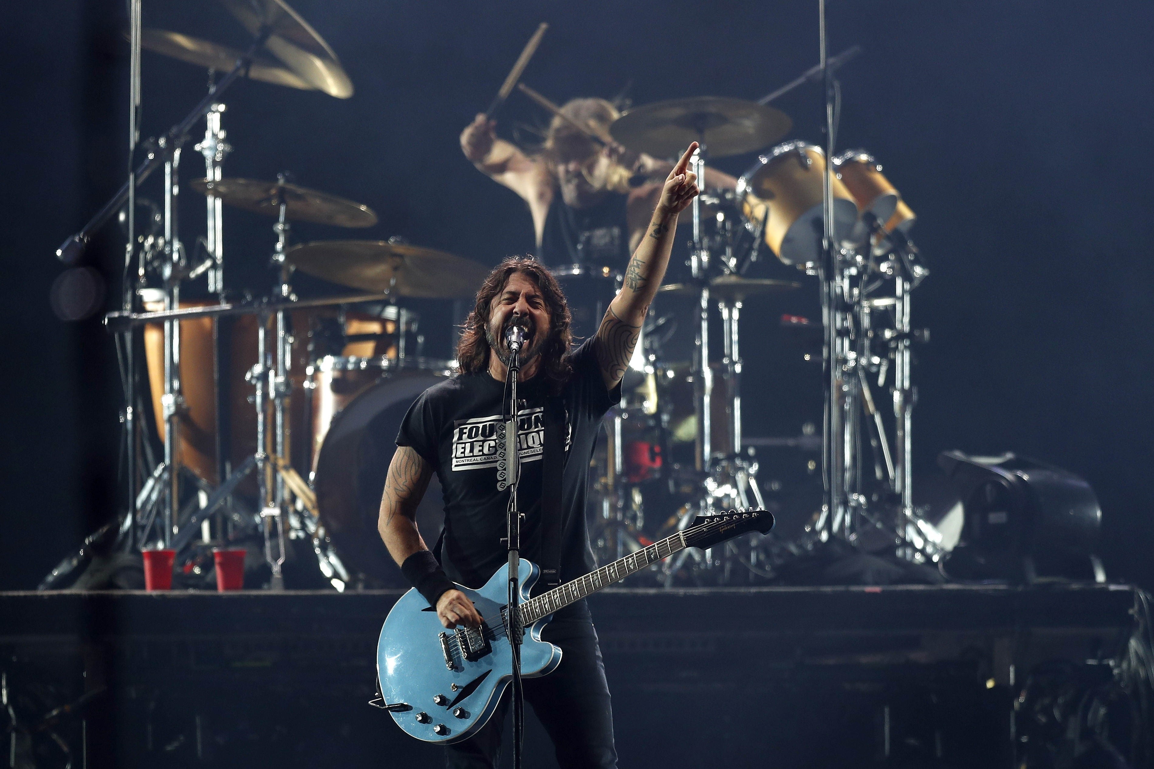 Dave Grohl al frente de Foo Fighters: el grupo cerrará el festival el 20 de marzo. EFE/Marcelo Sayão
