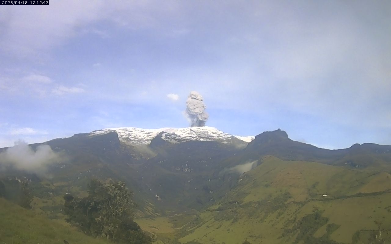 Imagen de archivo del volcán Nevado del Ruiz el 18 de abril del 2023. SGC