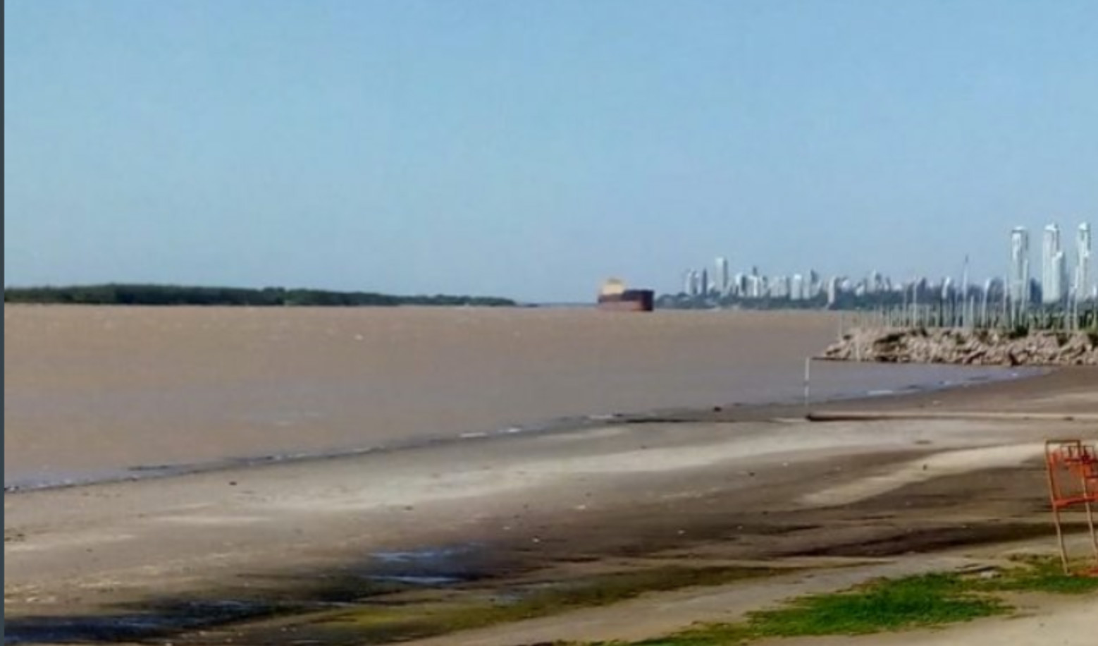La bajante del Río Paraná redujo los embarques de granos al nivel más bajo en 23 años en los puertos del Gran Rosario