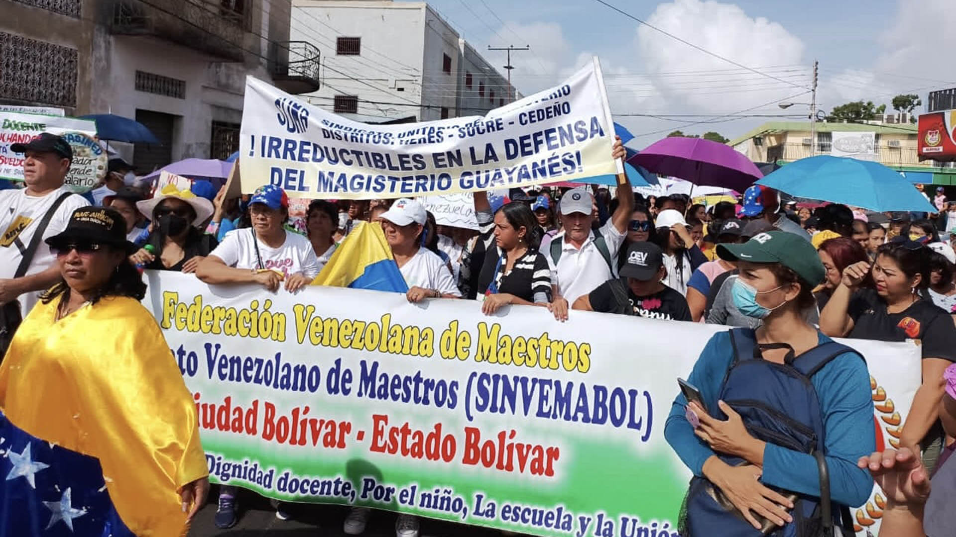 Ante las divisiones en el chavismo y la oposición, cobra fuerza la protesta de maestros y obreros, y las nuevas opciones políticas