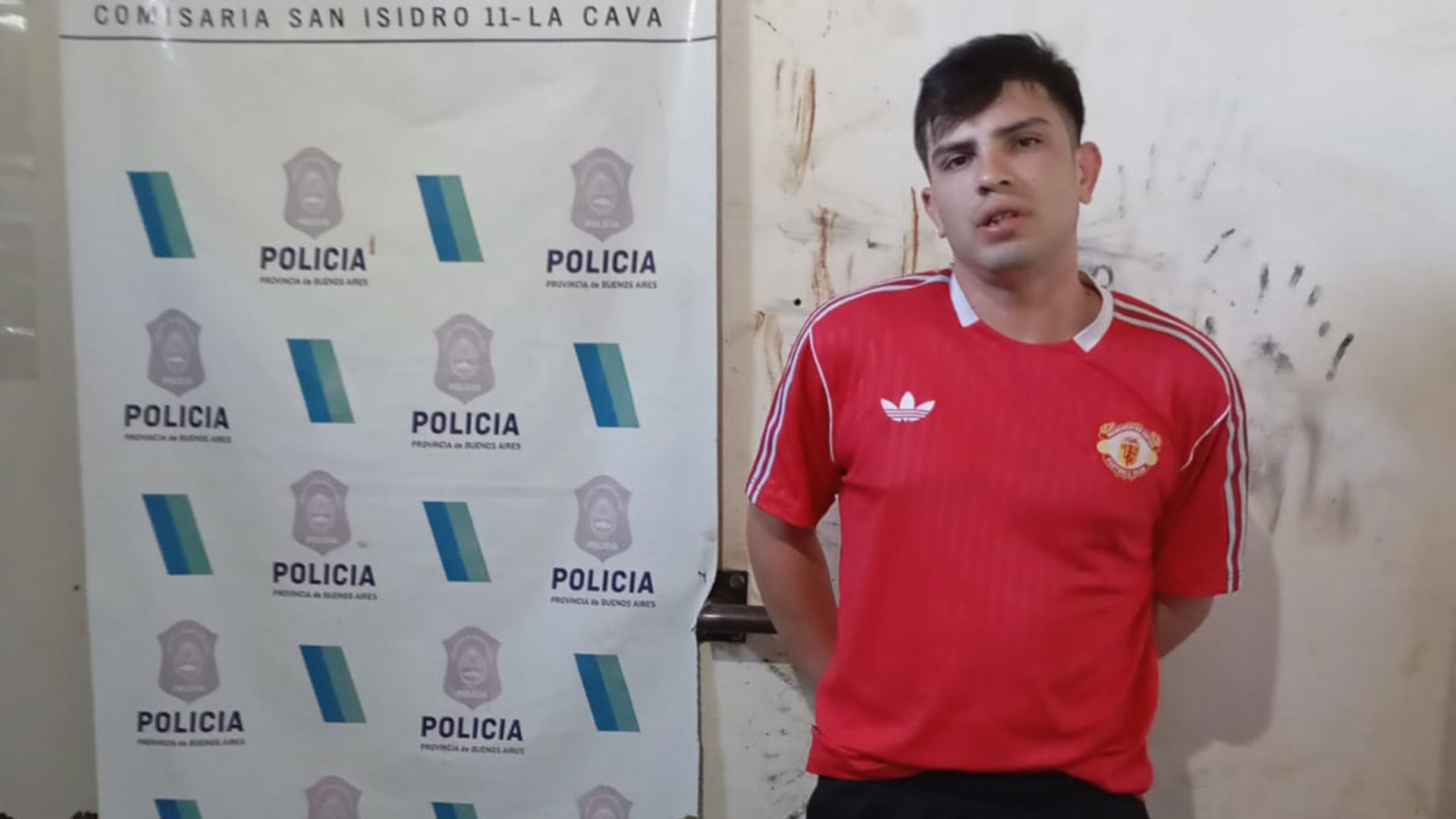 Salvaje ataque en Beccar: fue a buscar a su pareja a su casa, la golpeó con un casco, la pateó y terminó detenido
