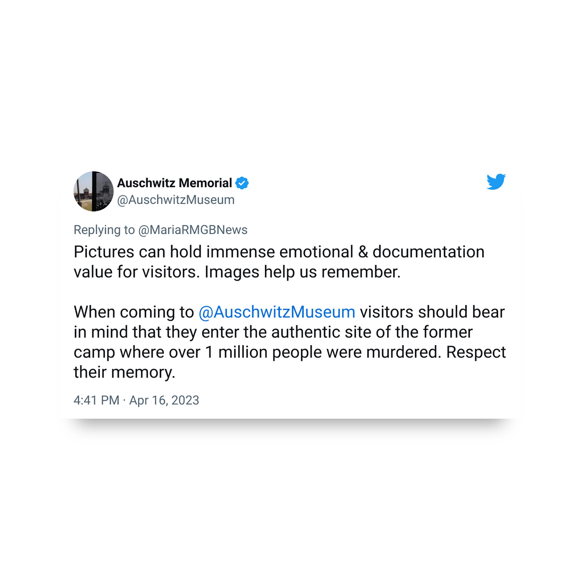 Los tuits del Memorail de Auschwitz pidiendo mantener una actitud de respeto en el lugar donde murió más de un millón de personas