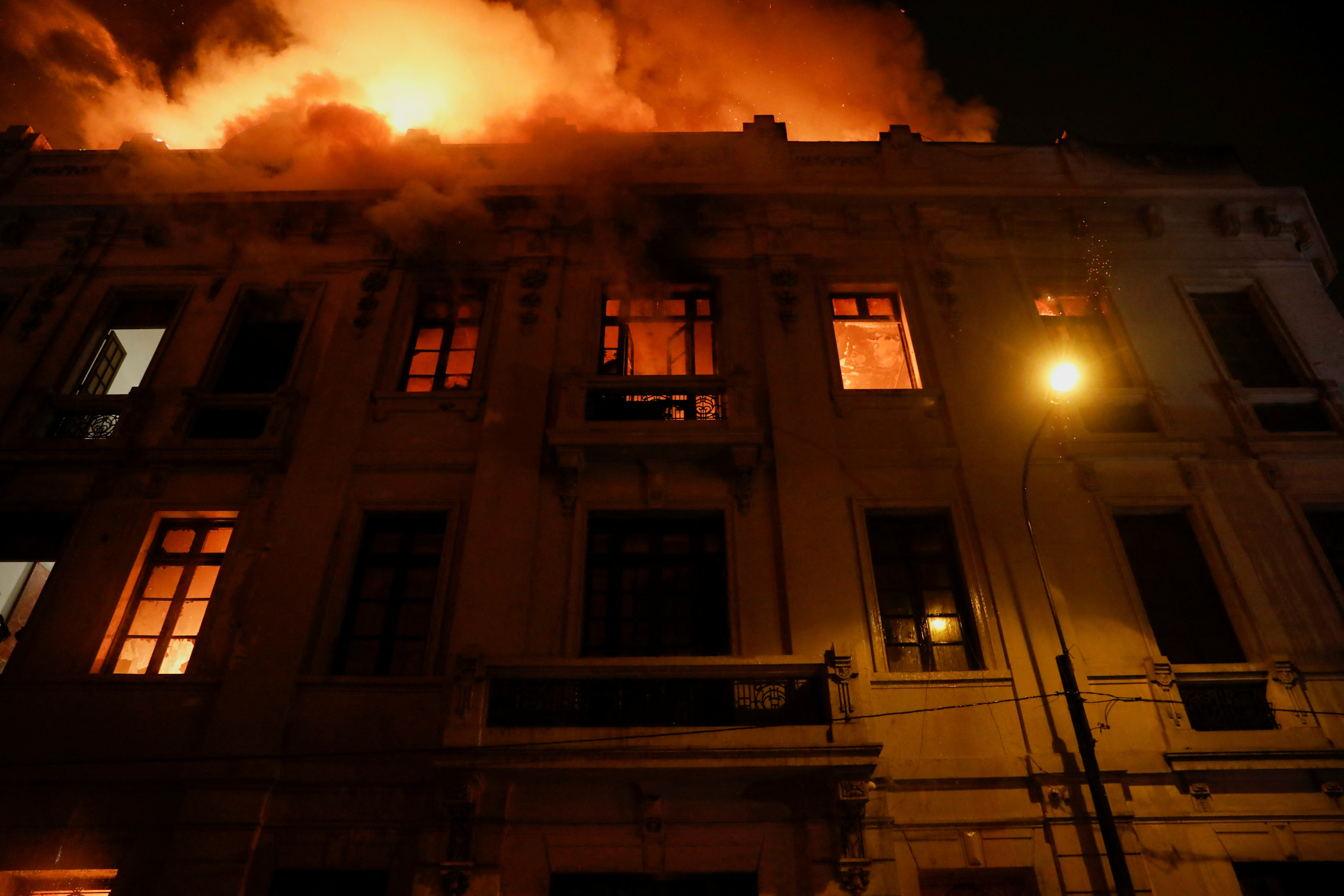 Se registra incendio cerca a la Plaza San Martín
REUTERS/Alessandro Cinque
