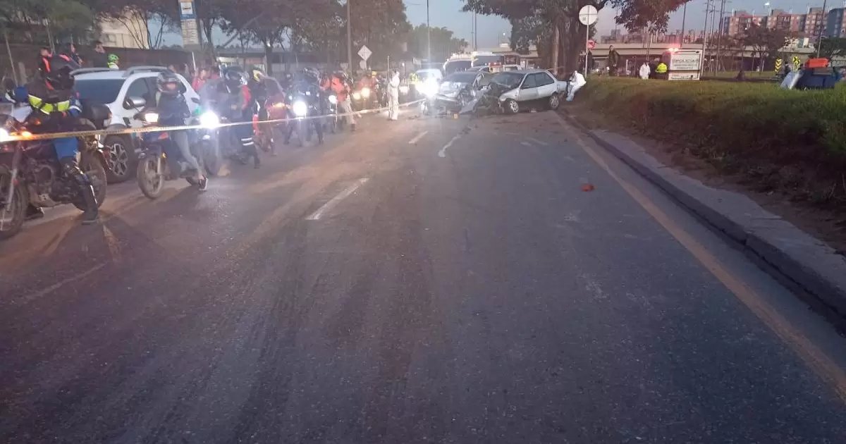 Tremendo Trancón En La Entrada A Bogotá Triple Choque En La Calle 13 Dejó Un Muerto Infobae 7014