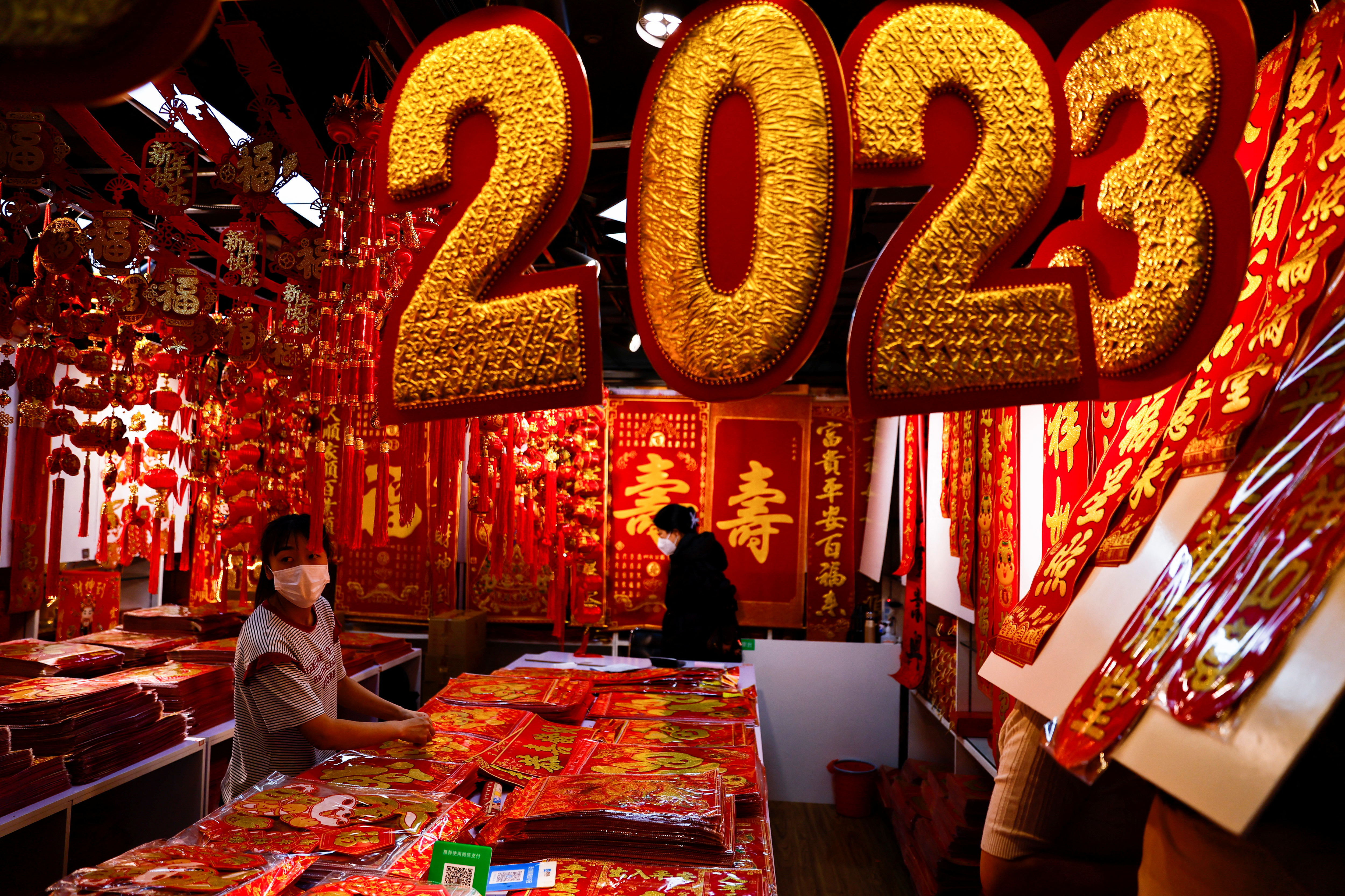 La situación se prevé peor ante la celebración del Año Nuevo Chino a finales de mes, que provocará millones de viajes de pobladores urbanos a zonas rurales para visitar a sus familiares. (REUTERS)