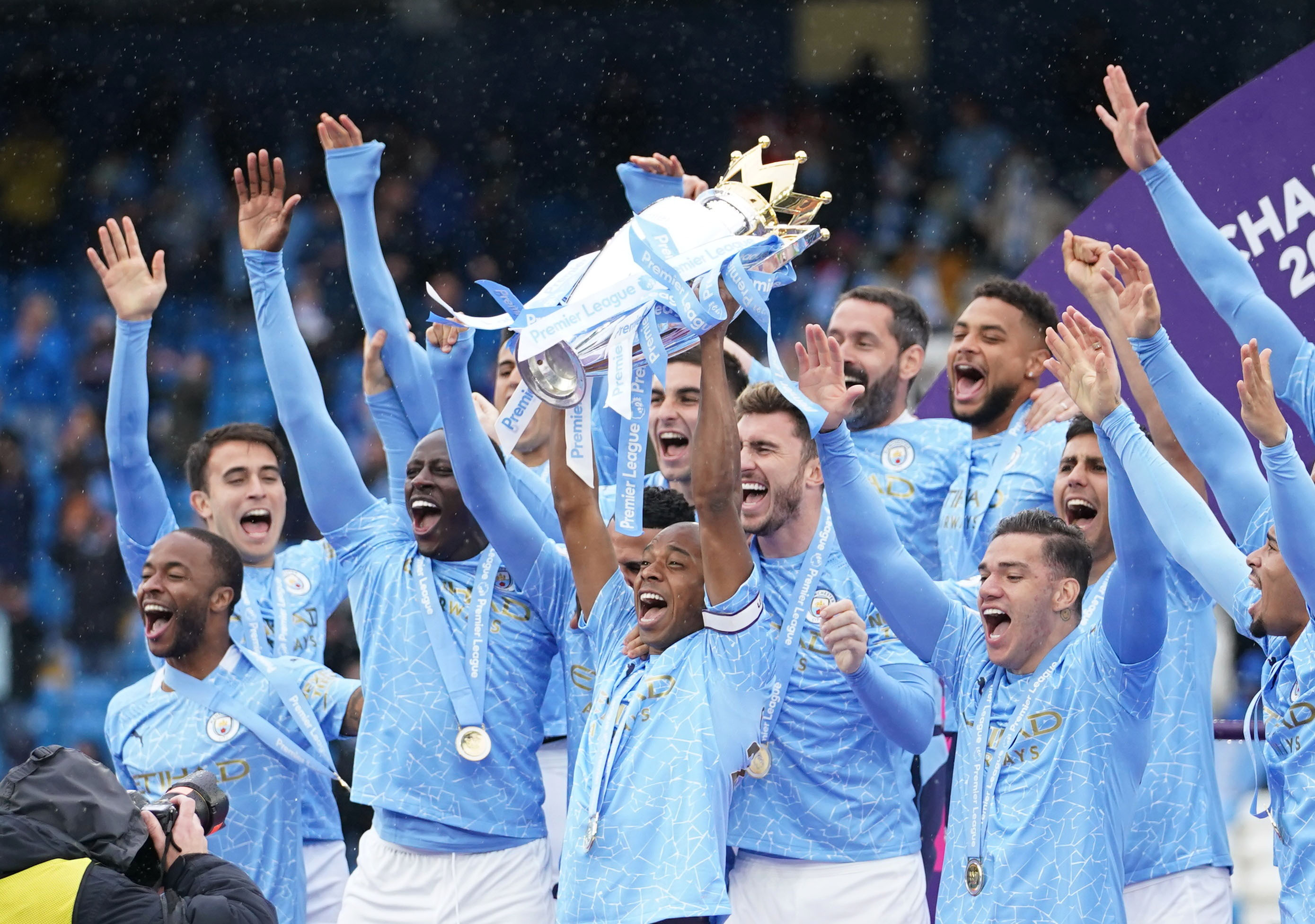Manchester City se consagró campeón de la Premier League y ratificó su domino en el fútbol inglés (Foto: REUTERS)