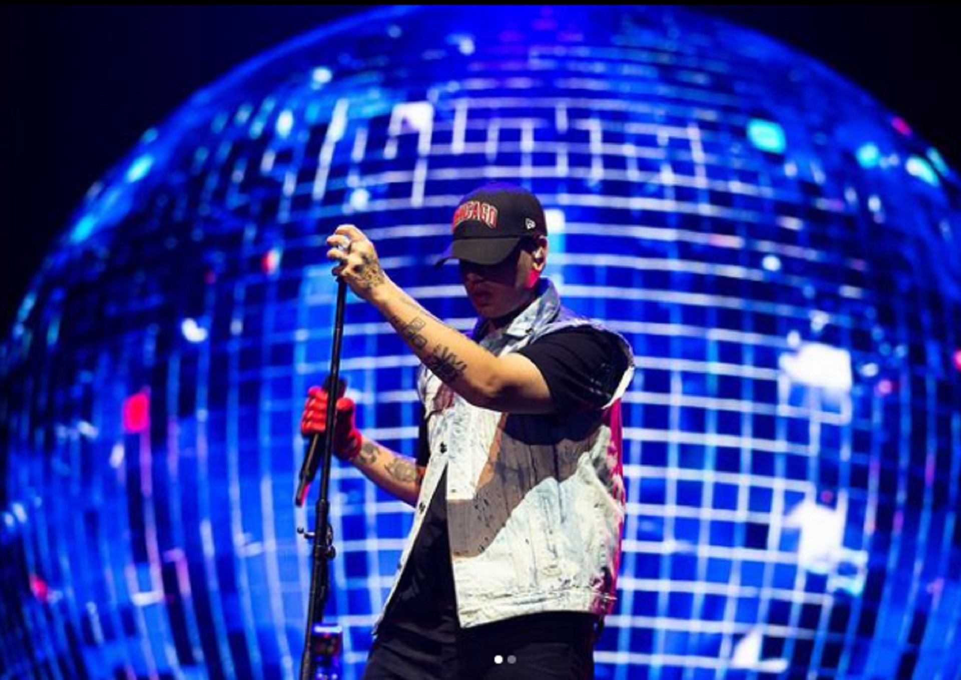 “Cuando me empezó a conocer más gente, tuve una guerra con Duki, porque se generó esta entidad en mí, que era la famosa, y no me gustaba. Y flashé en cambiarme el nombre. Pero ya está, quedó, el equipo no me bancó”, contó&nbsp;Duki&nbsp;en Infobae