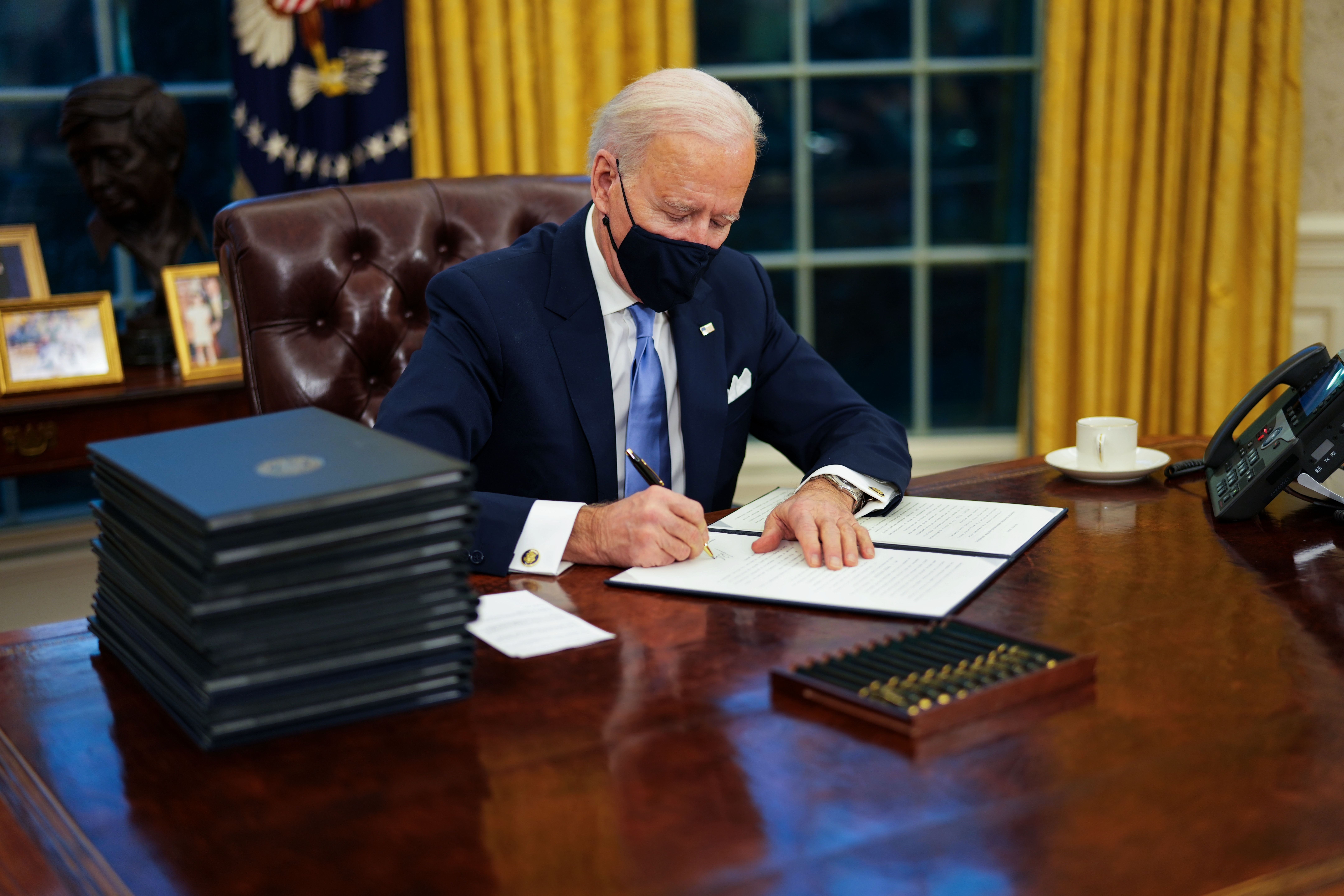 El presidente de EE.UU., Joe Biden en su primer día en la Casa Blanca 
