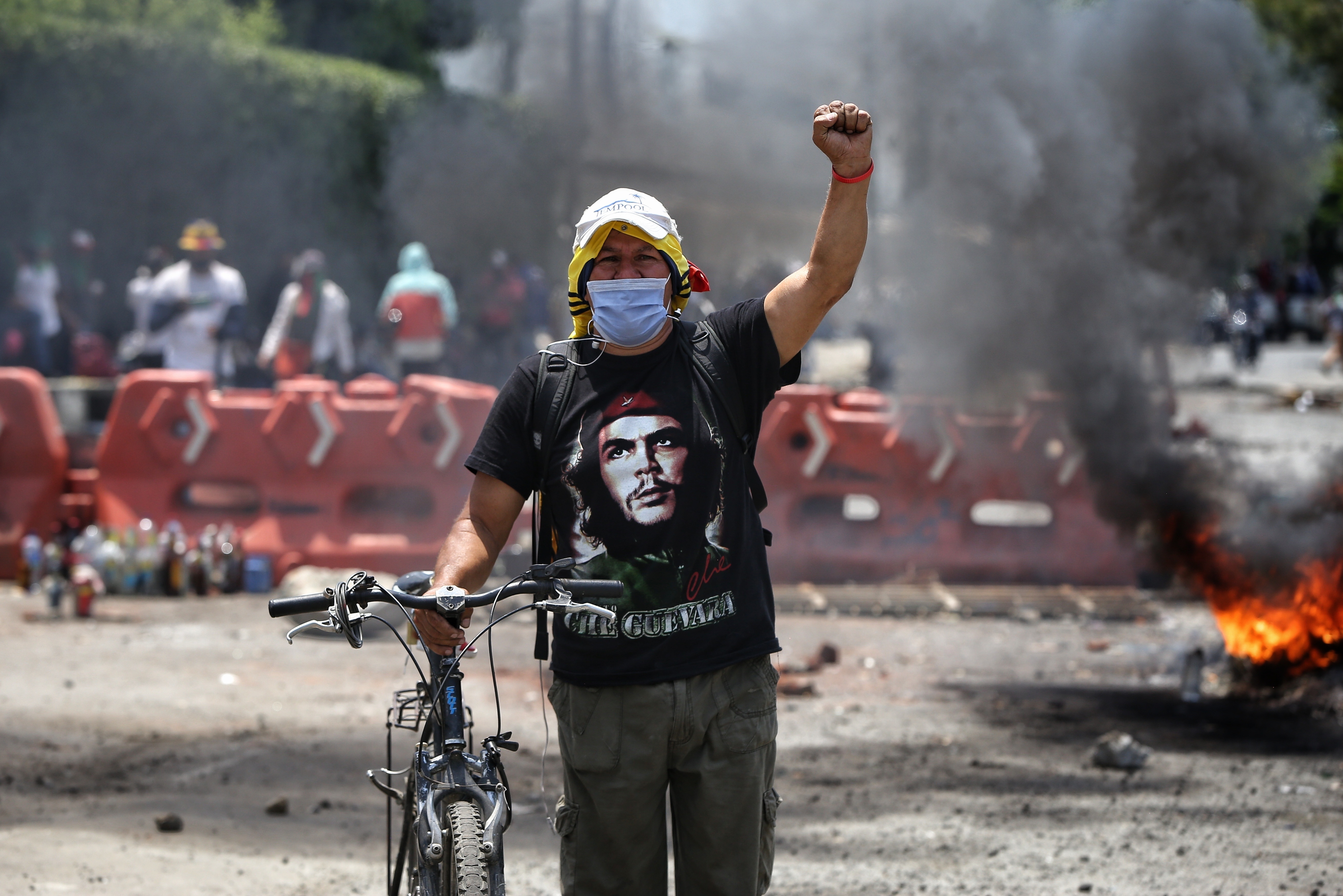 Manifestantes participan en una nueva jornada del "Paro Nacional", en Cali (Colombia). EFE/ Pablo Rodríguez/Archivo

