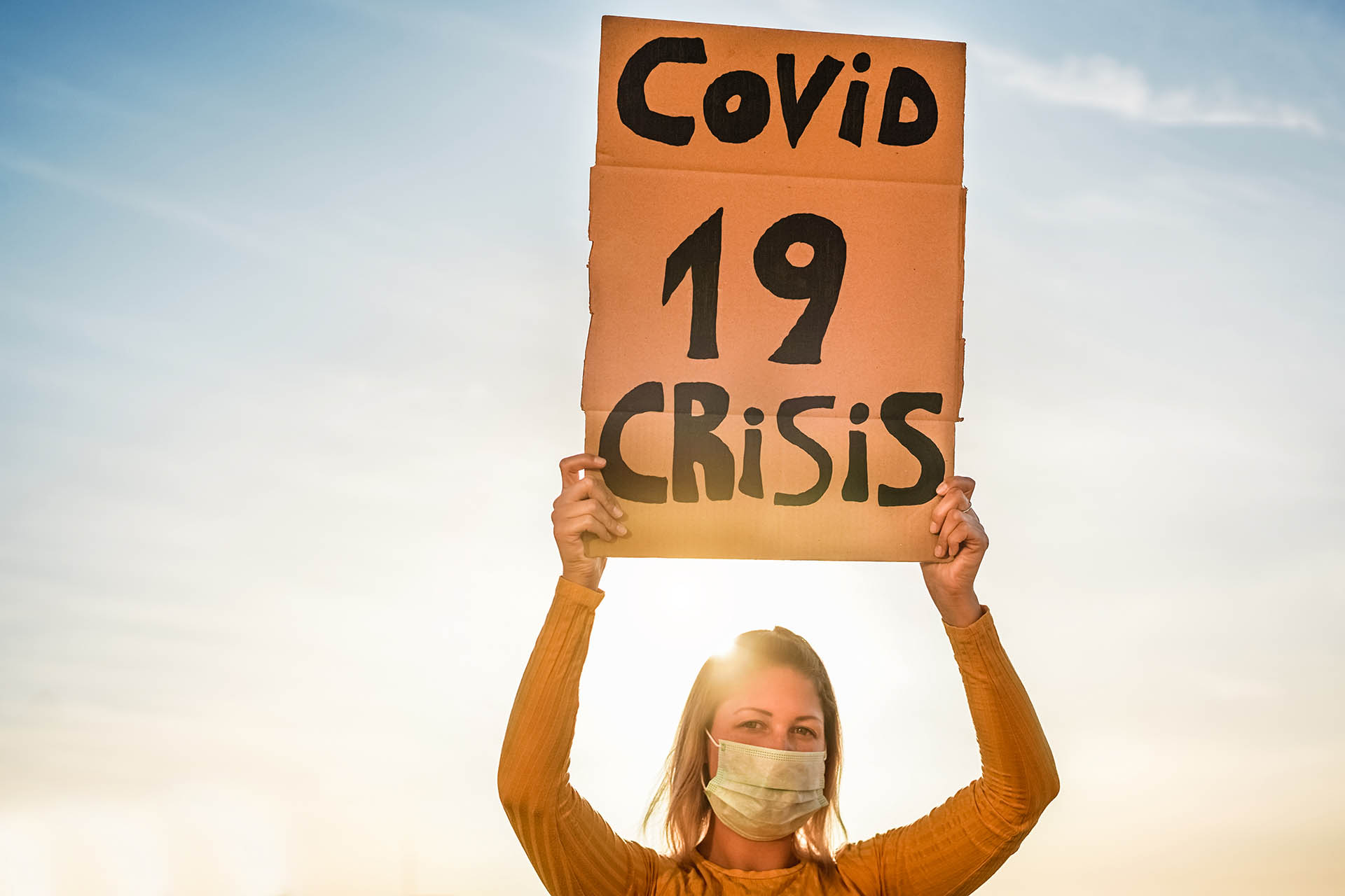El coronavirus llegó a China a fines del 2019 y se expandió a más de 200 paises y lleva más de 3 millones de infectados (Shutterstock)