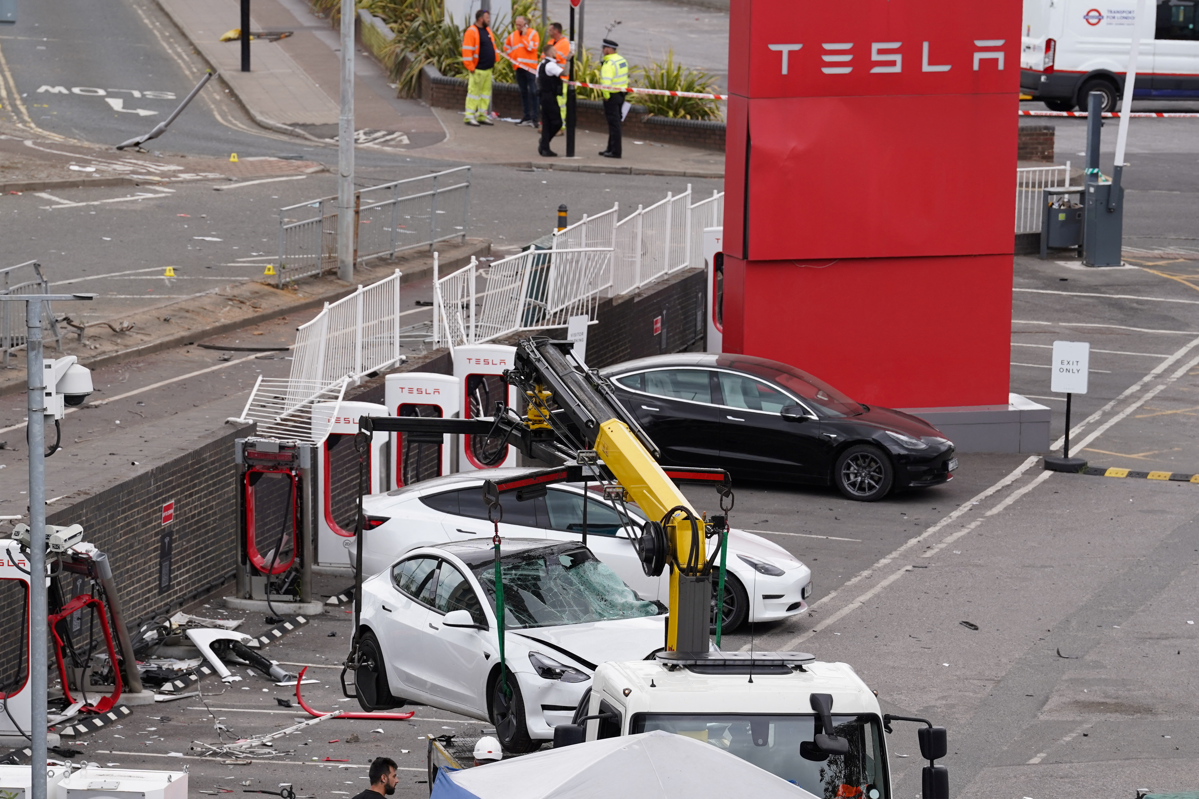 En caso de un accidente, el auto eléctrico es más costoso de reparar, en parte porque su mayor peso genera roturas más importantes. REUTERS/Maja Smiejkowska