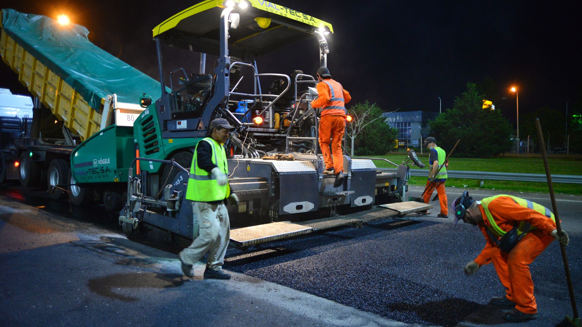 The work takes place at night: Sunday to Friday, from 10 p.m. to 5 a.m. (Credit: Autopistas del Sol Press)