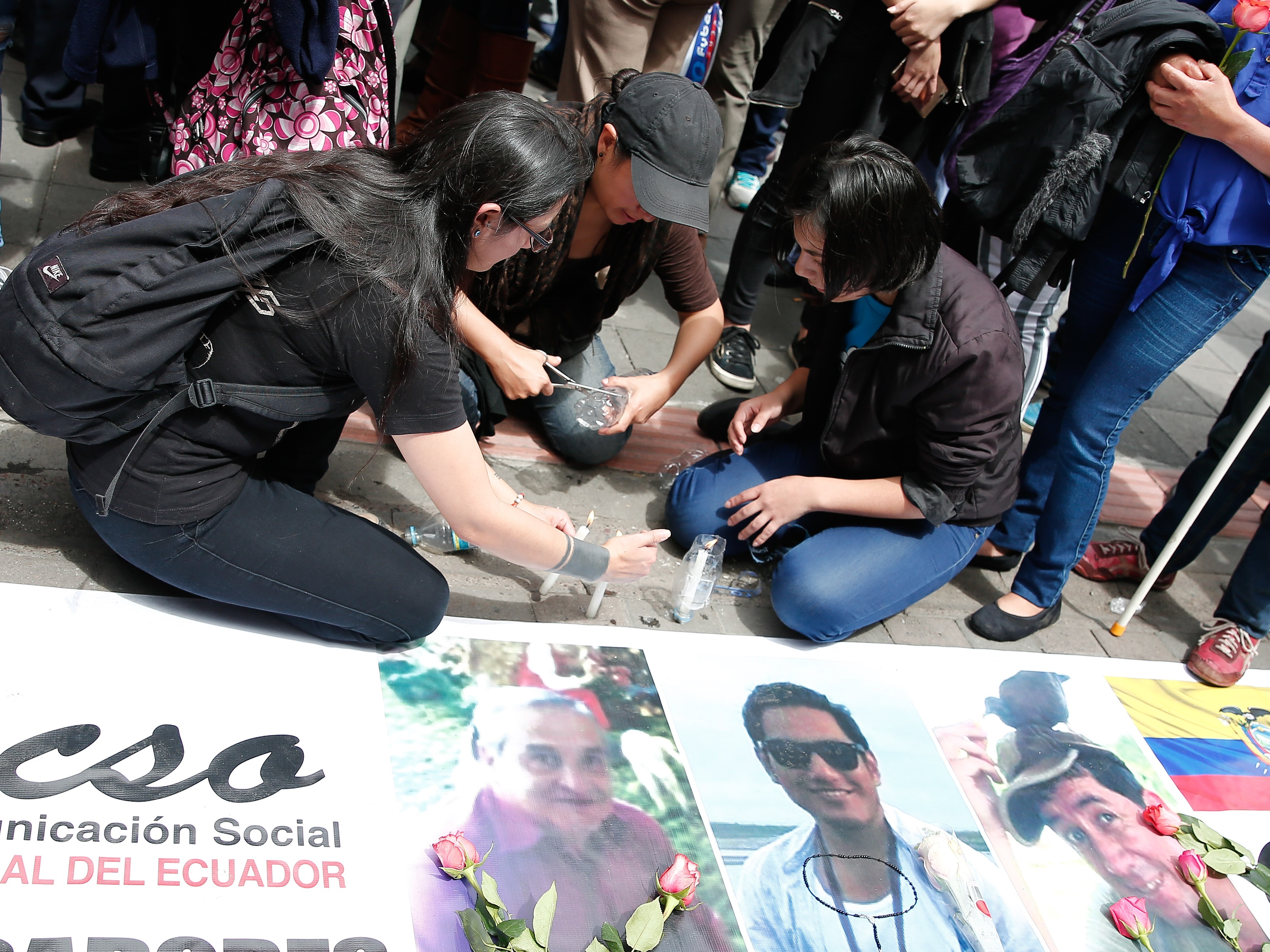 Con motivo de los cinco años del secuestro y asesinato del equipo de El Comercio, los familiares y colegas realizarán un nuevo plantón frente a la casa presidencial en Quito. (EFE/ José Jácome).