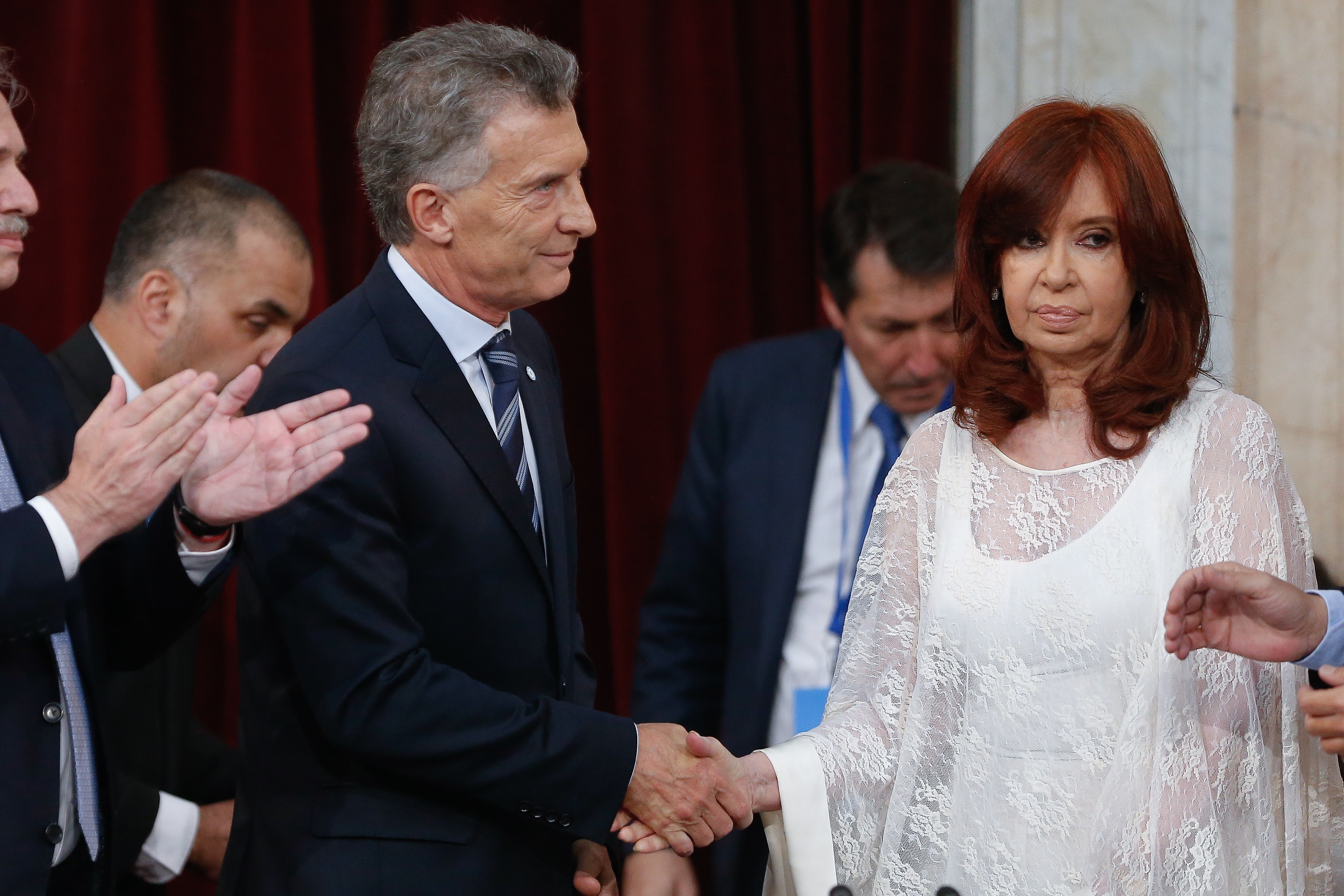 La última vez que Macri y Cristina estuvieron cara a cara fue el 10 de diciembre de 2019, en el traspaso de mando (EFE)