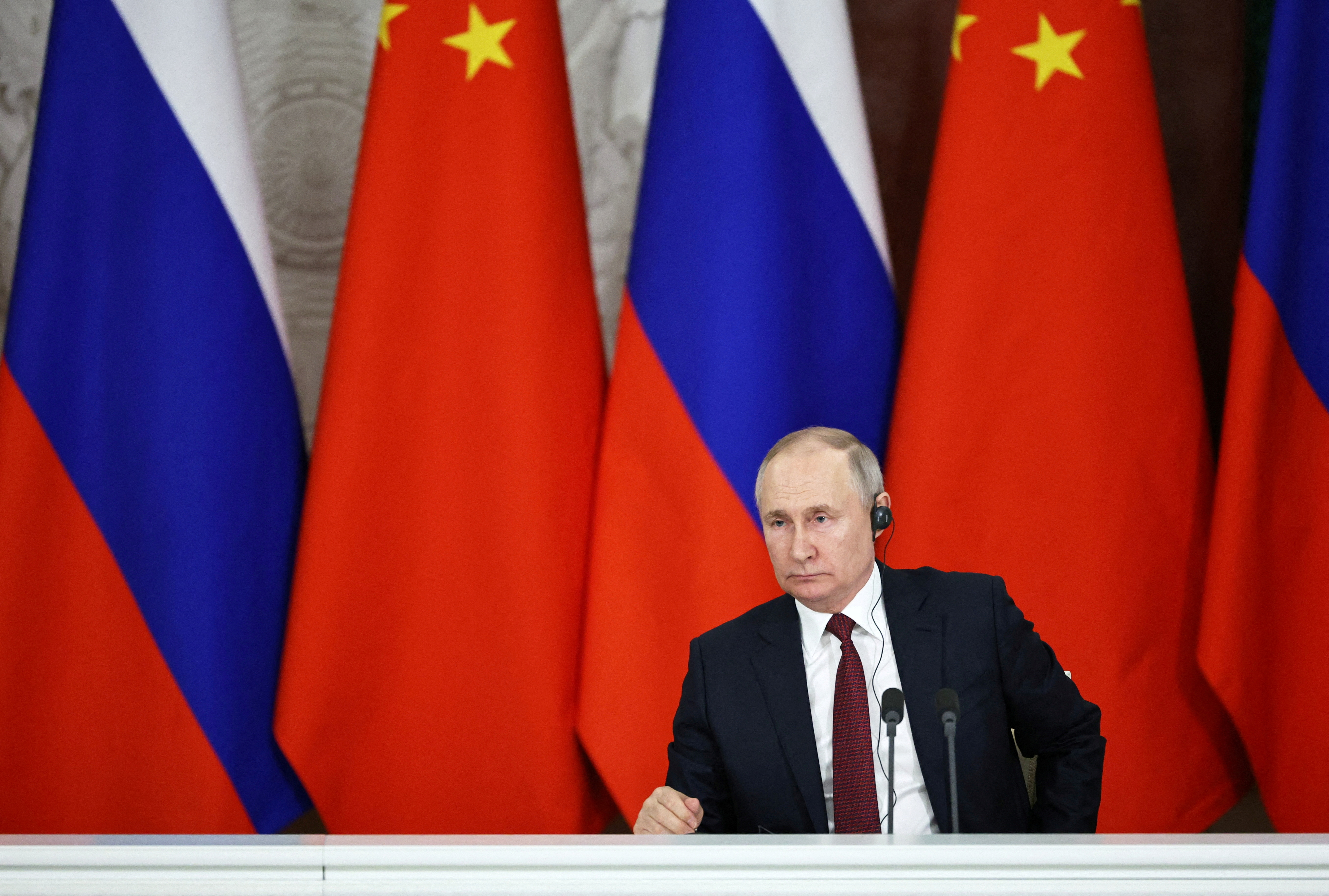 El líder del Kremlin invirtió un esfuerzo considerable para demostrar que Rusia podría ser un socio valioso para China, pero, 18 meses después de la invasión, “esa asociación bidireccional parece cada vez más unilateral” (Sputnik/Mikhail Tereshchenko/Pool via REUTERS)