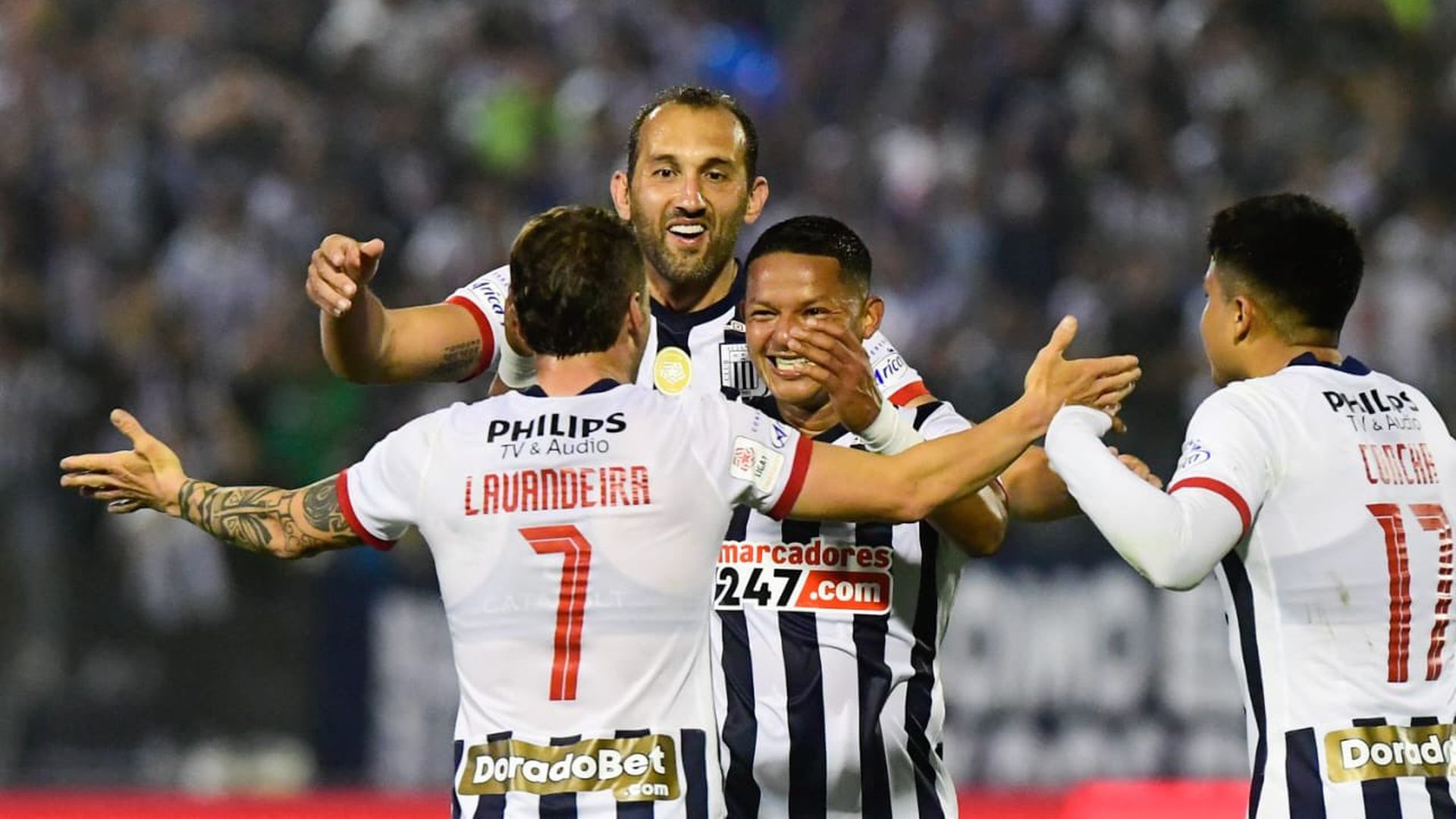 Festejo del gol de Yordi Vílchez para el 1-0 de Alianza Lima ante Melgar por la final de la Liga 1