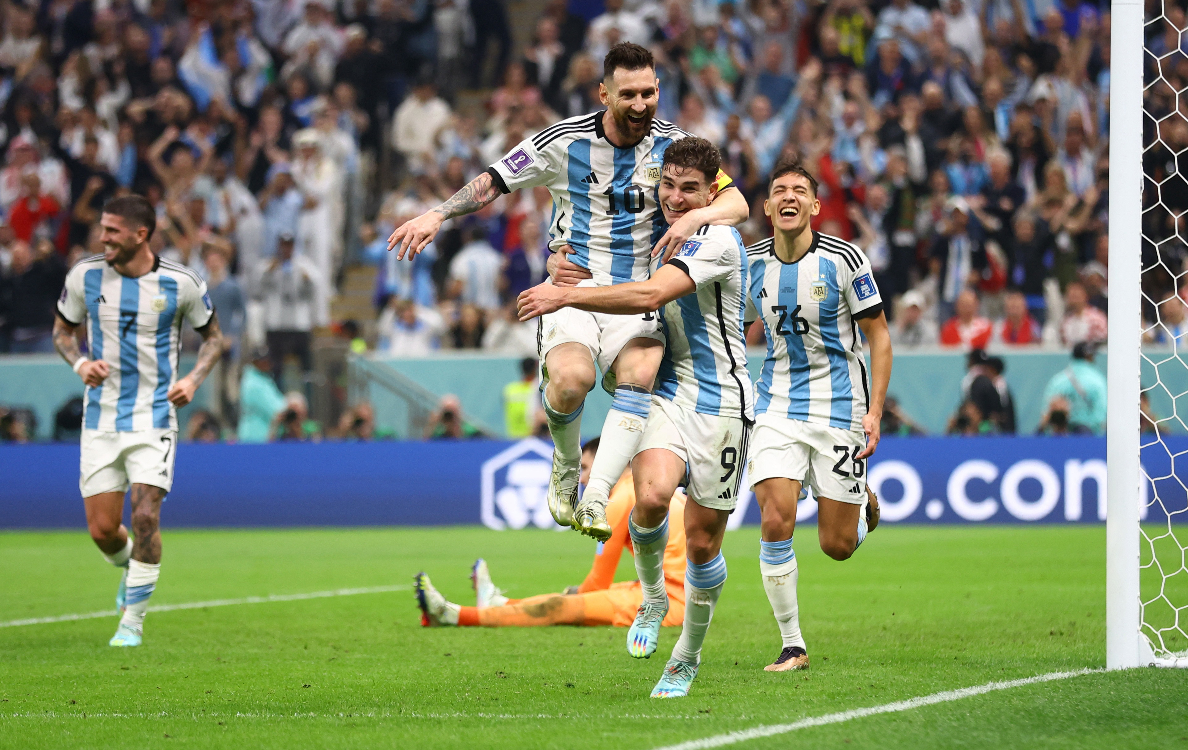 Argentina jugó un muy buen primer tiempo y logró superar el dominio de la pelota de los europeos