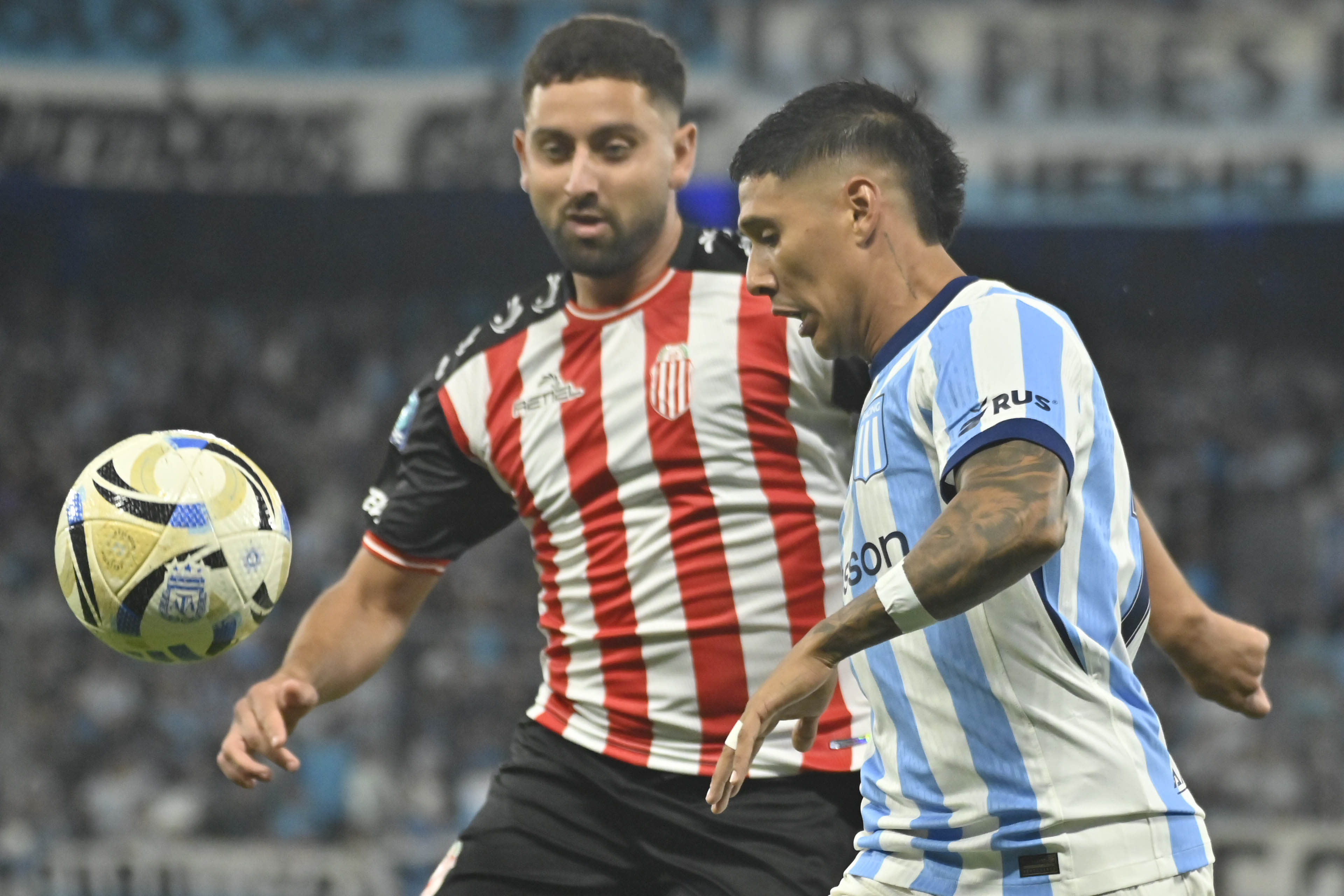 Racing empat&oacute; 1-1 con Barracas Central y comprometi&oacute; su clasificaci&oacute;n a los playoffs del Torneo Apertura