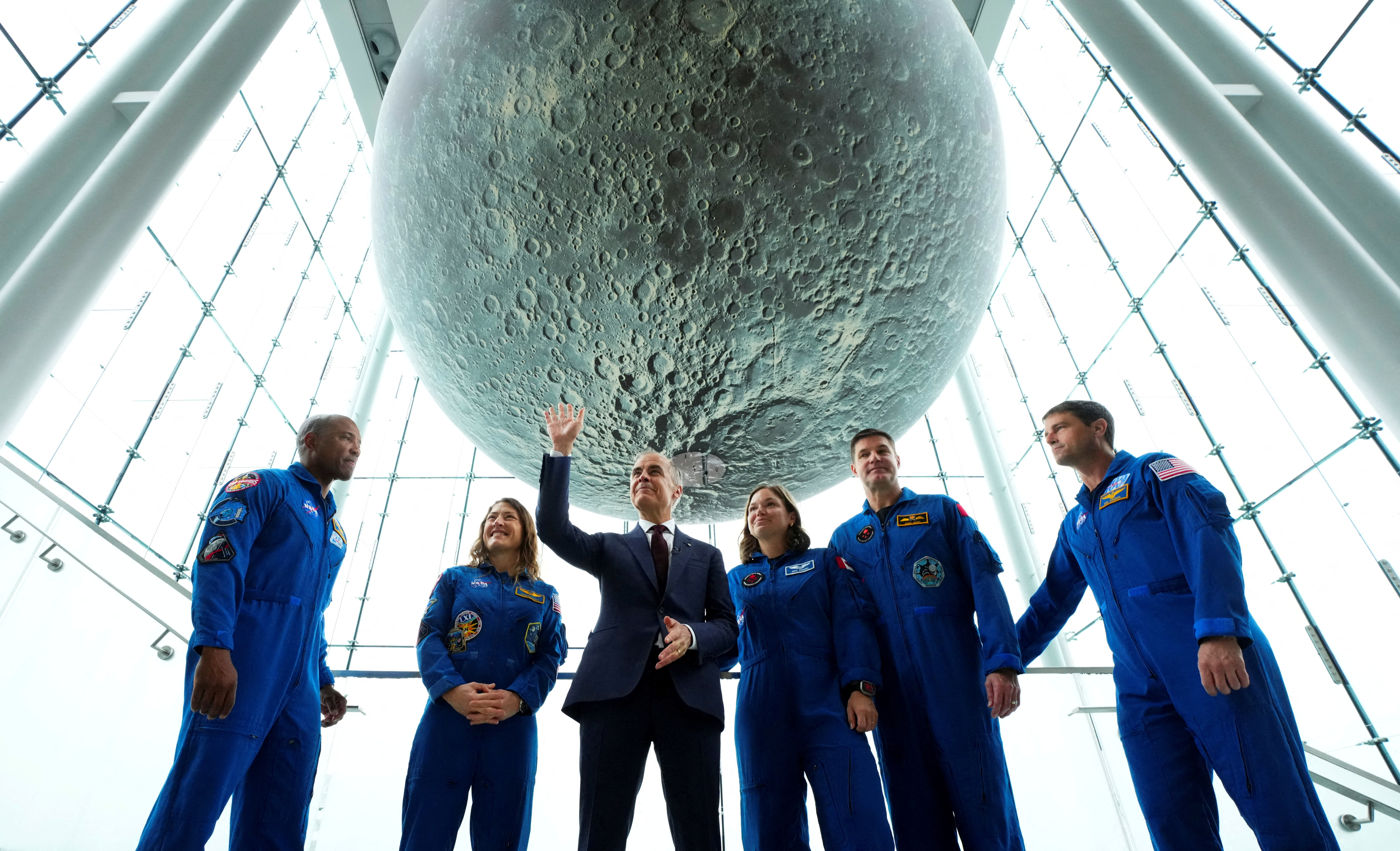 Un astronauta que viaj&oacute; a la Luna en Artemis II se retir&oacute; de la agencia espacial de su pa&iacute;s
