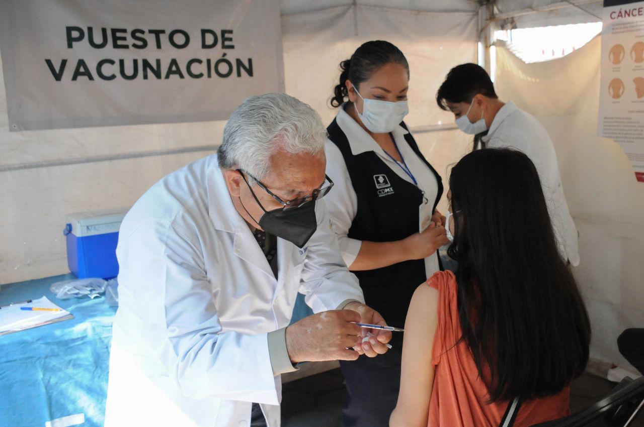El Estado de México se consolidó como la primera entidad con más personas inmunizadas (Foto: Cuartoscuro)