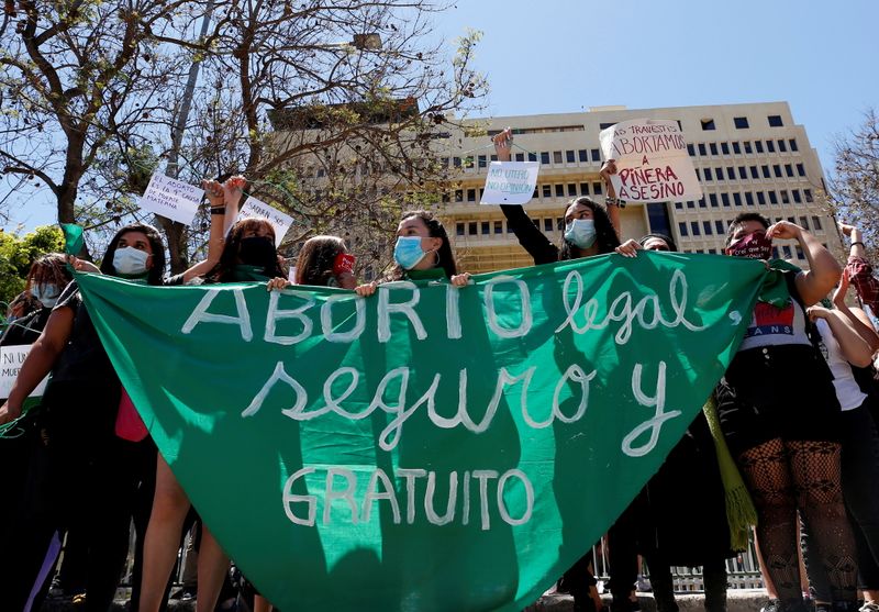 Gabriel Boric enviará un proyecto al Congreso para legalizar el aborto en Chile