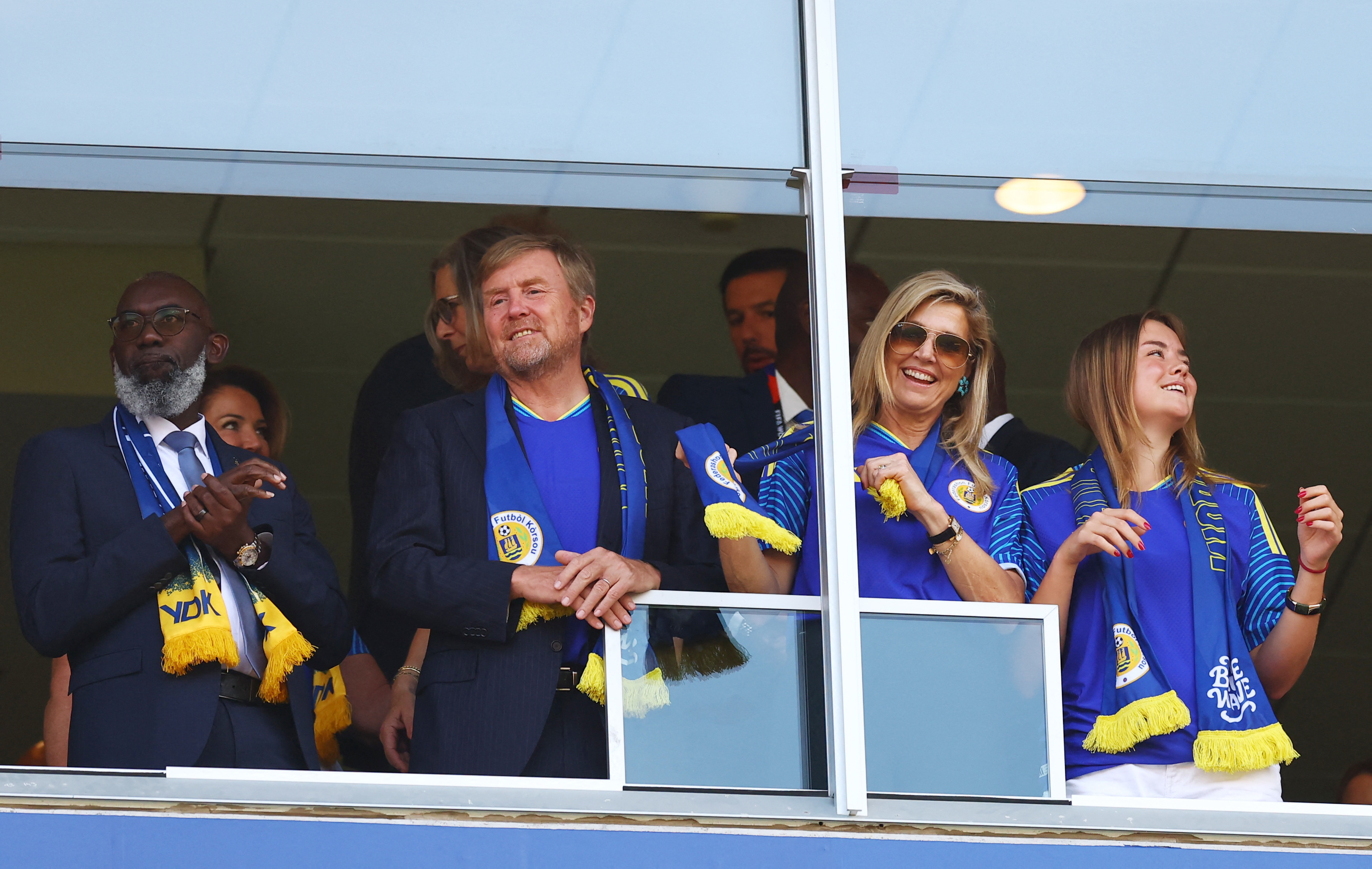 La reina M&aacute;xima celebr&oacute; el hist&oacute;rico empate de Curazao en el Mundial: el baile junto al Rey y los jugadores en el vestuario
