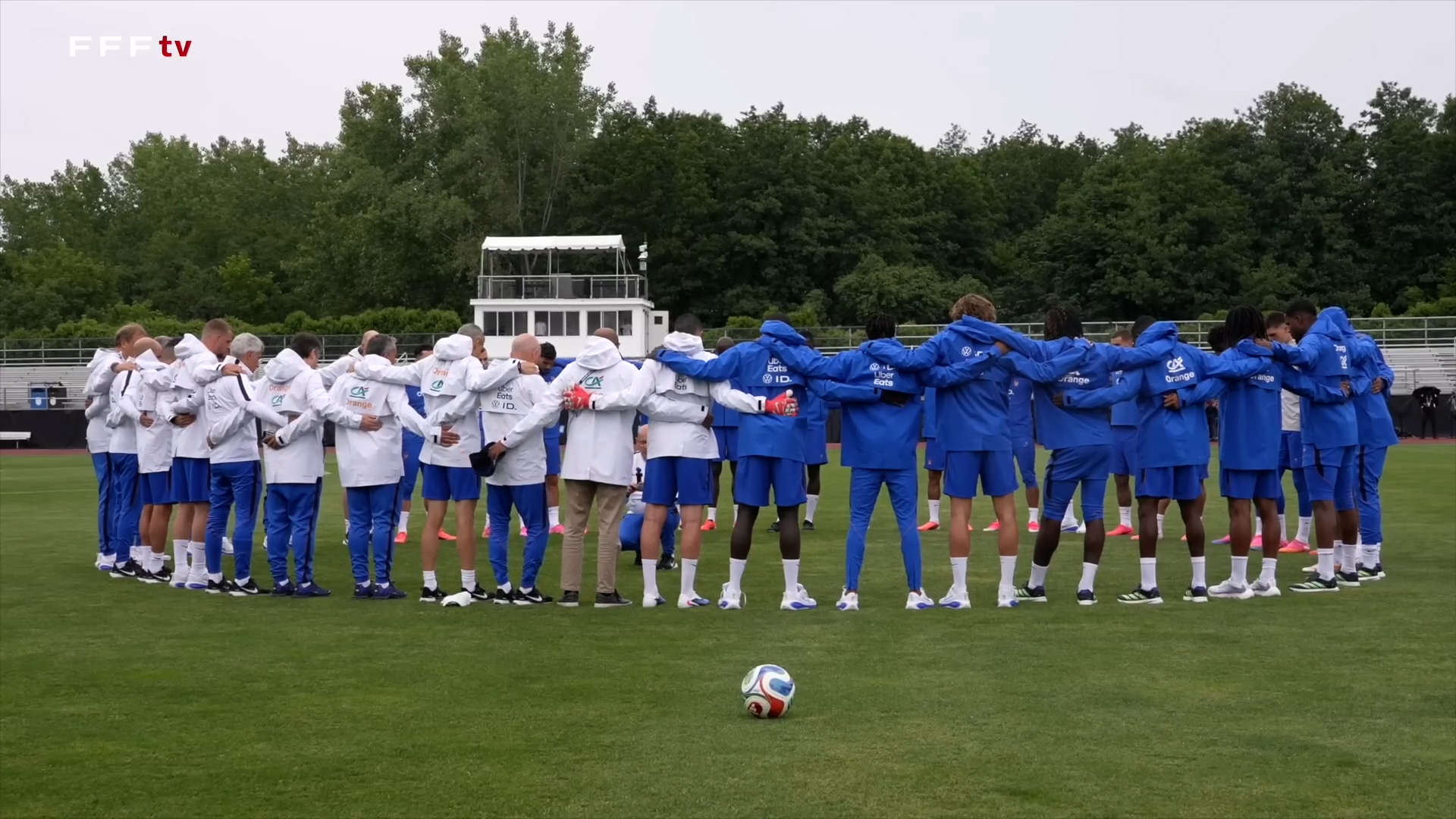 La conmovedora muestra de apoyo de la selecci&oacute;n de Francia a Didier Deschamps tras la muerte de su madre